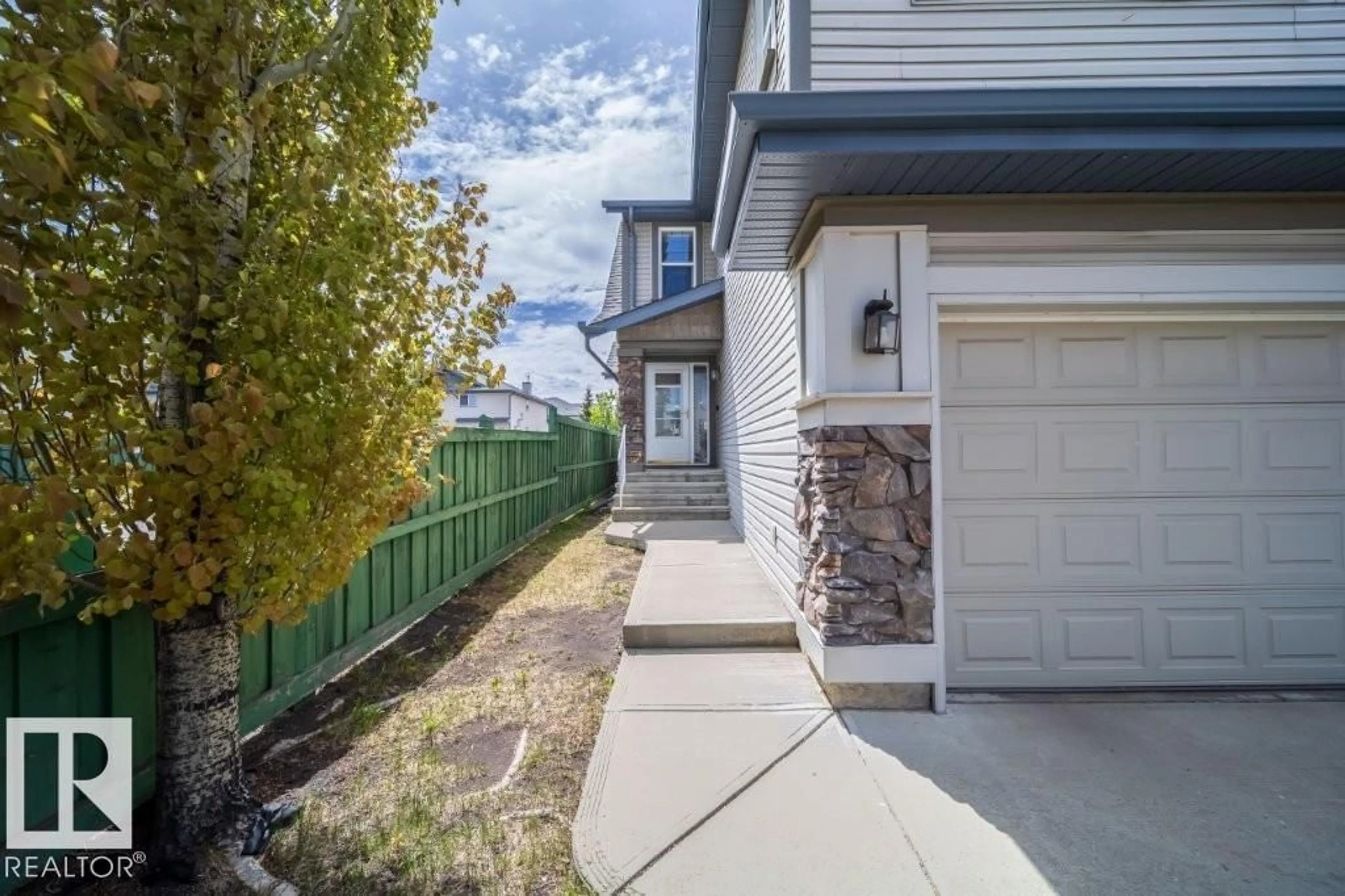 A pic from outside/outdoor area/front of a property/back of a property/a pic from drone, street for 2577 HANNA CR, Edmonton Alberta T6R3P7