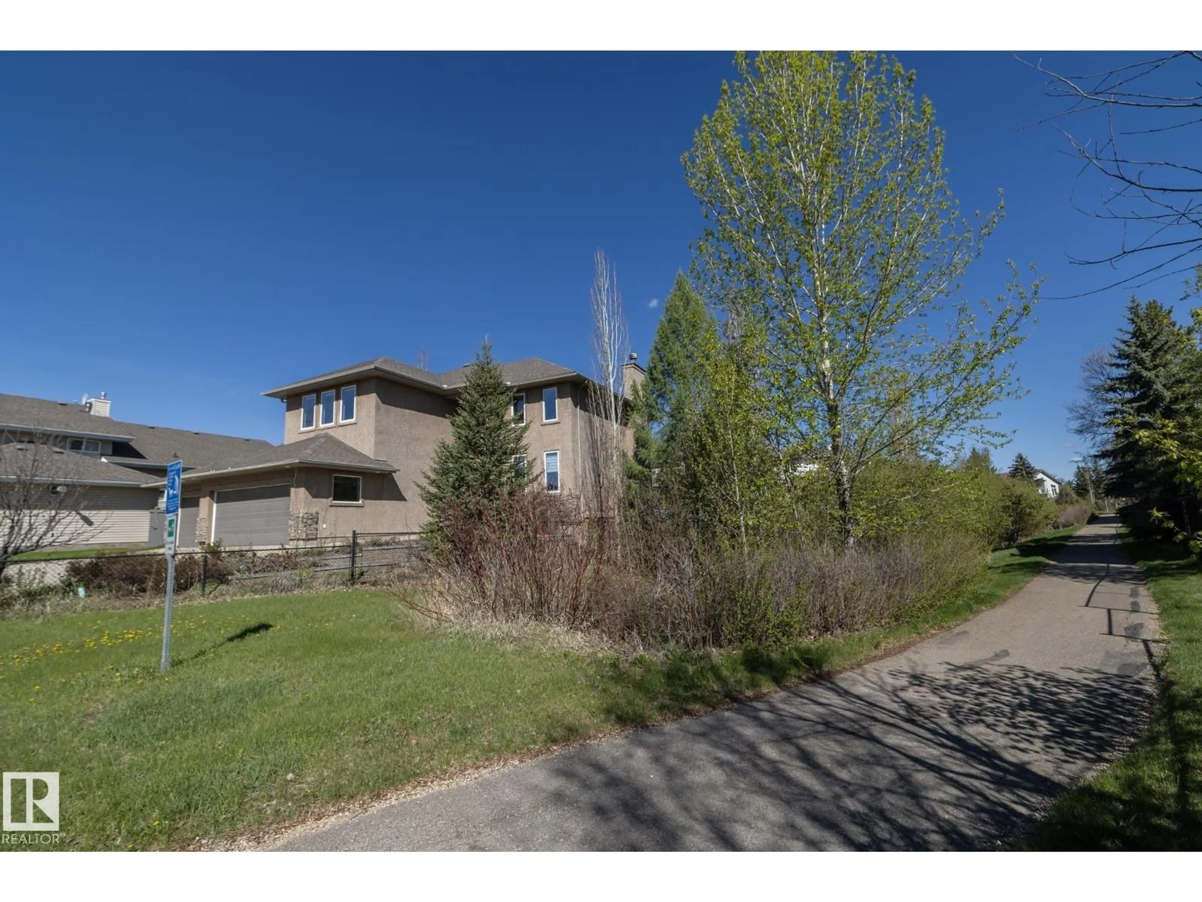 A pic from outside/outdoor area/front of a property/back of a property/a pic from drone, street for 48 OTTER CR, St. Albert Alberta T8N6Y6