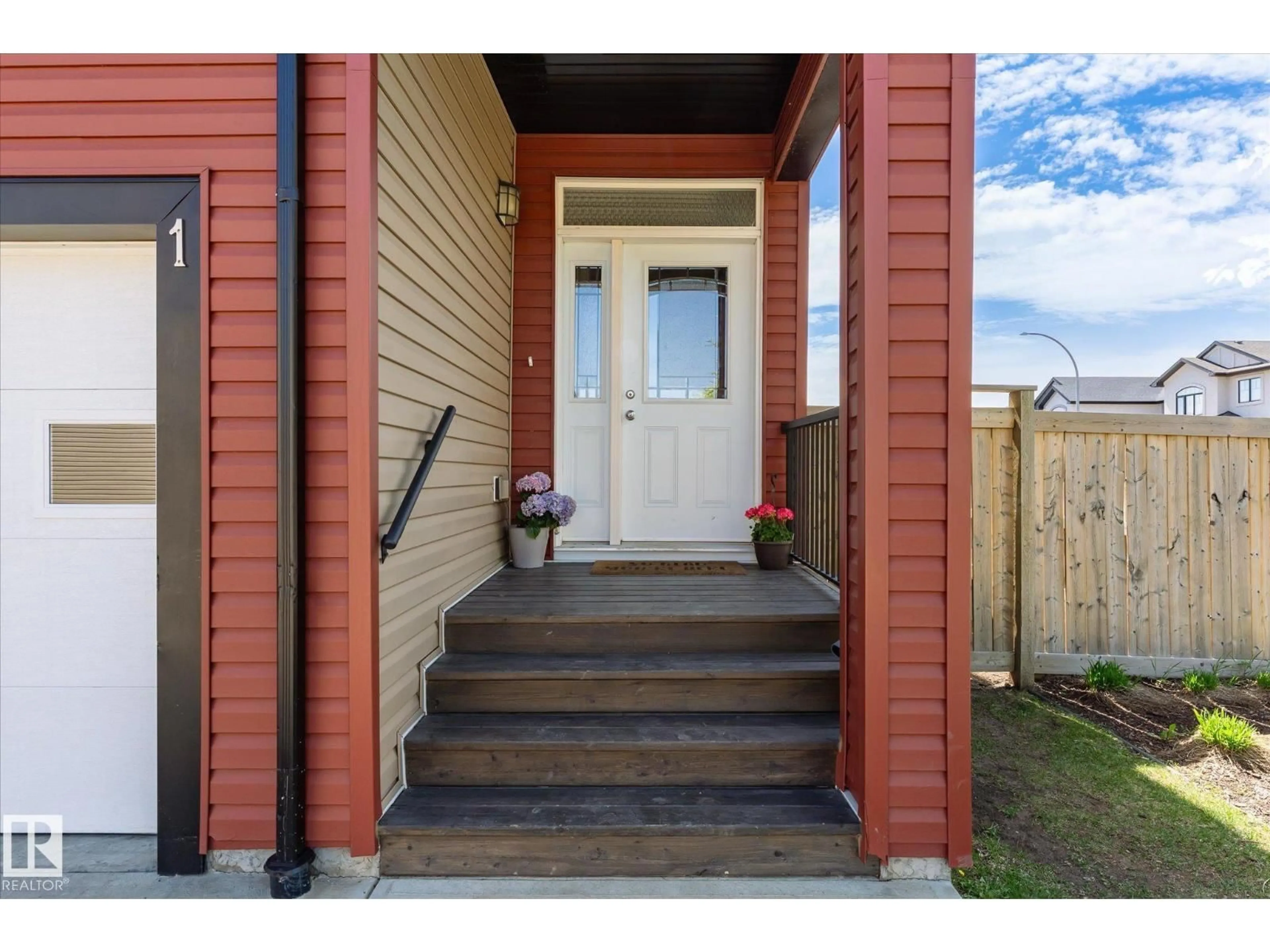 Indoor entryway for NW - 16537 130A ST, Edmonton Alberta T6V0M6