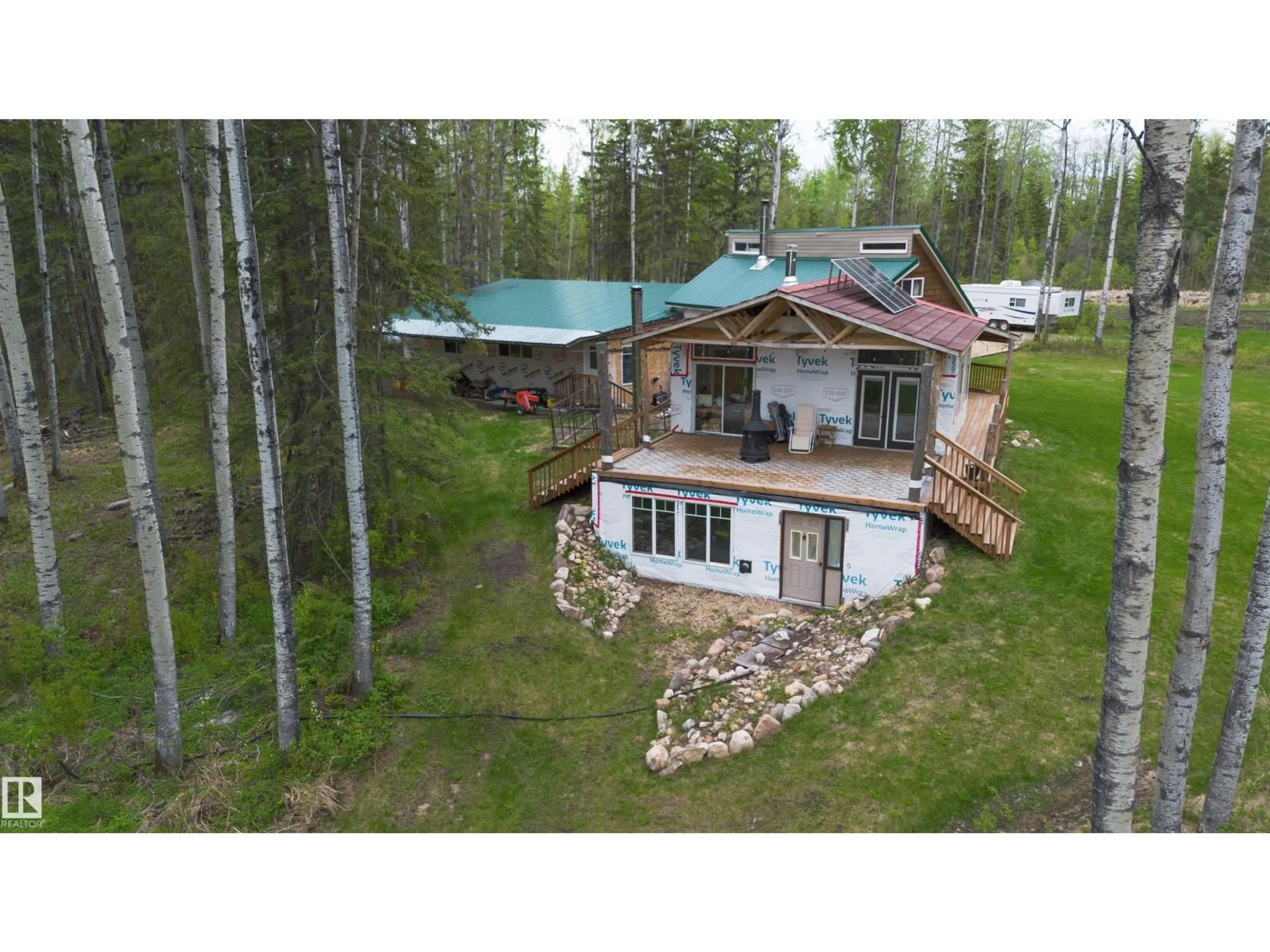 A pic from outside/outdoor area/front of a property/back of a property/a pic from drone, unknown for 670070 HWY 44, Rural Lesser Slave River M.D. Alberta T0G0Z0