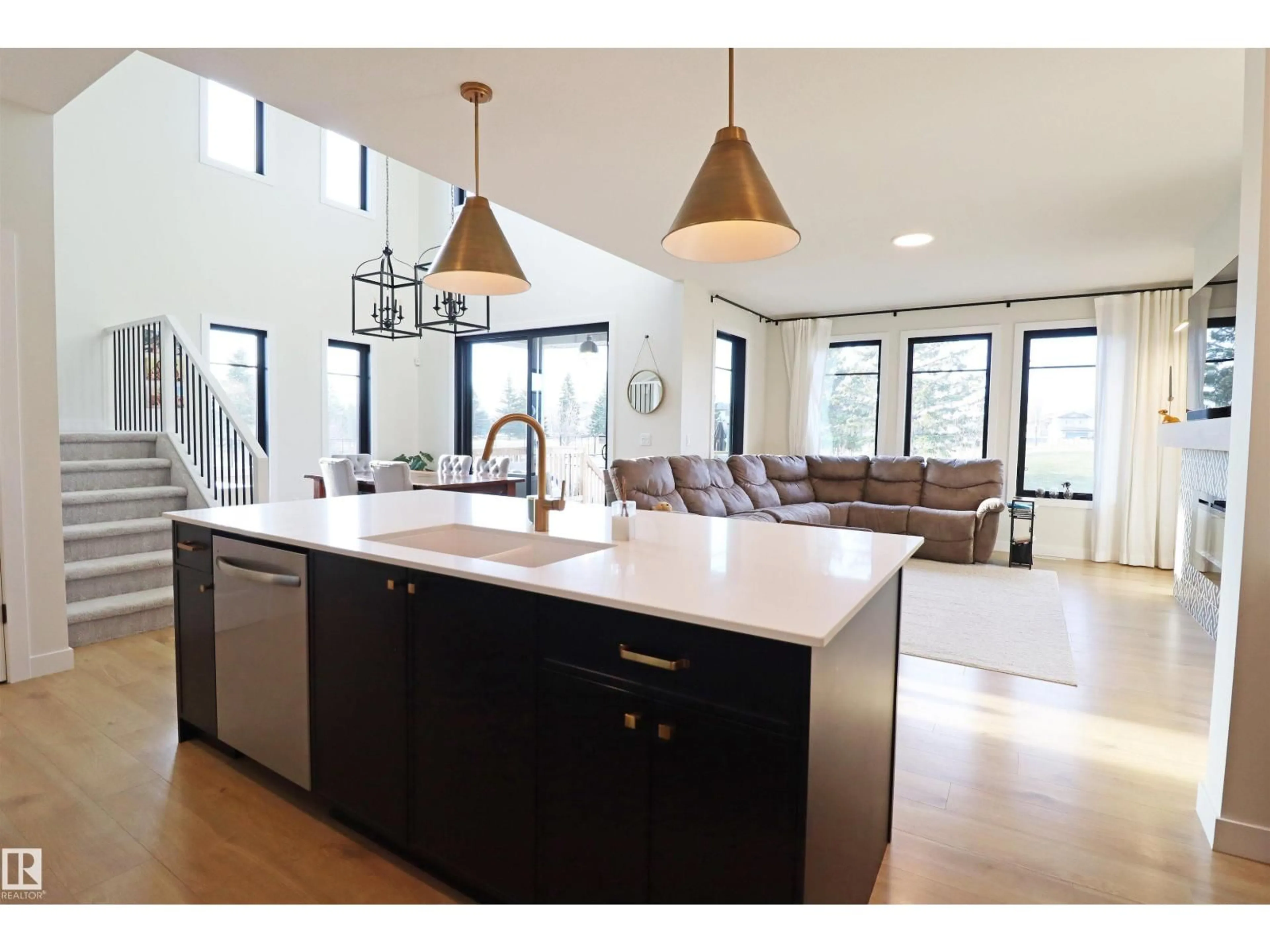 Open concept kitchen, unknown for 100 GRAYBRIAR DR, Stony Plain Alberta T7Z0M7