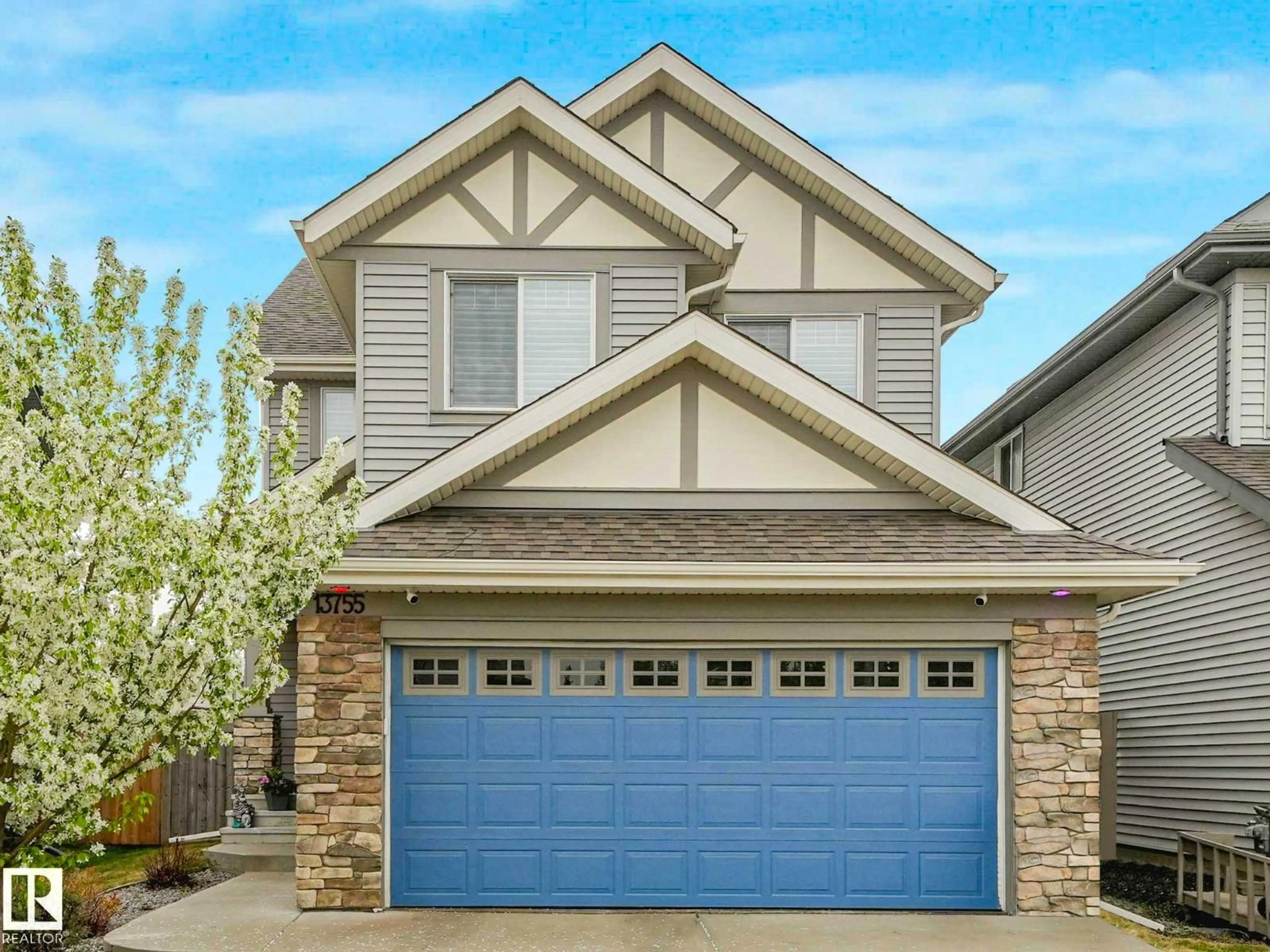 Home with vinyl exterior material, street for 13755 166 AV, Edmonton Alberta T6V0H5