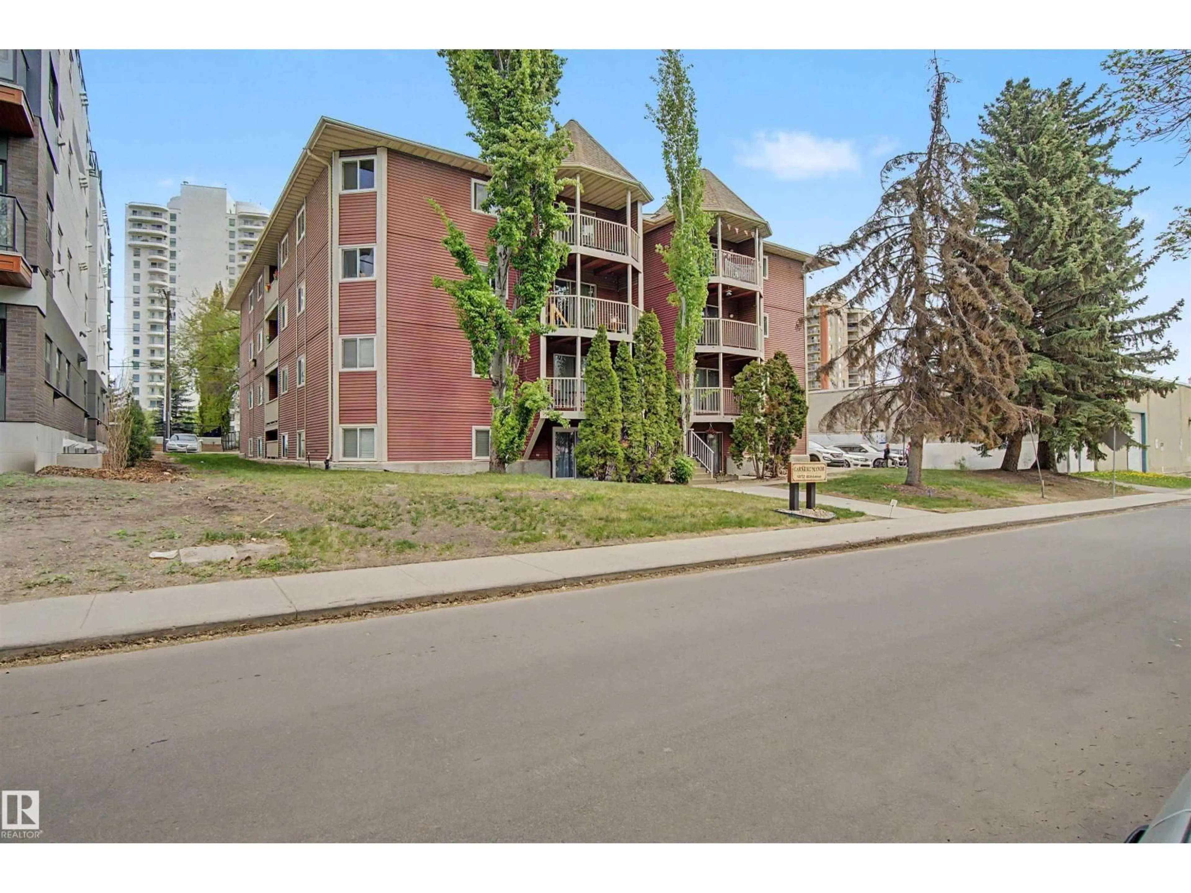Unknown for #302 - 10732 86 AV, Edmonton Alberta T6E2M9