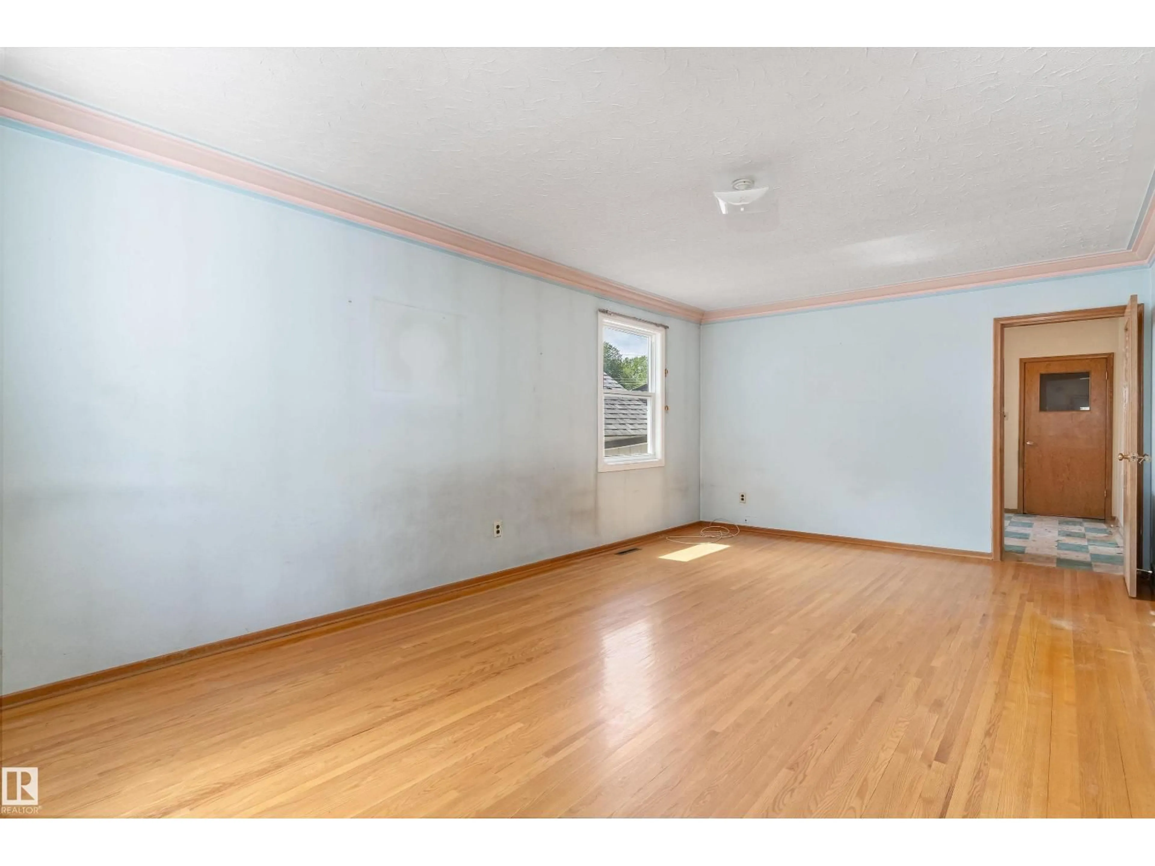 A pic of a room for NW - 12764 118 ST, Edmonton Alberta T5E5K8