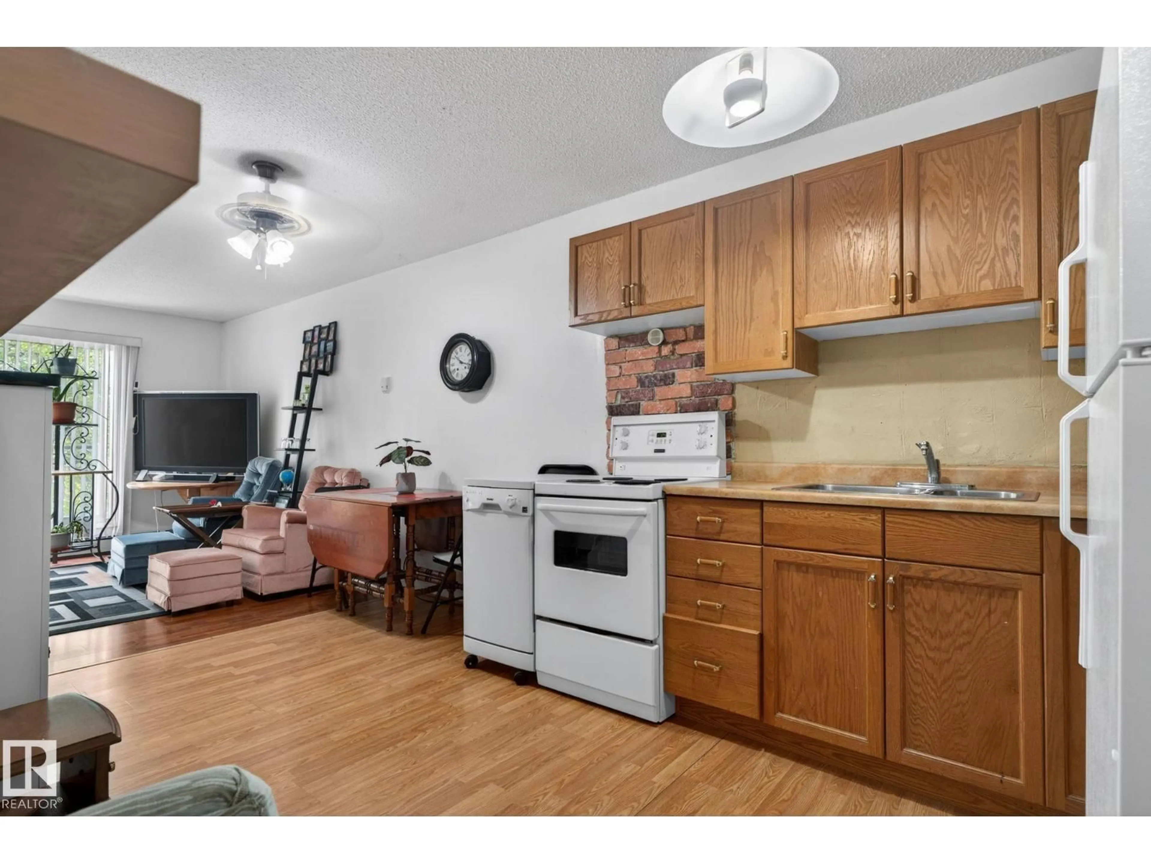 Standard kitchen, unknown for #204 - 12404 114 AV NW, Edmonton Alberta T5M3M5