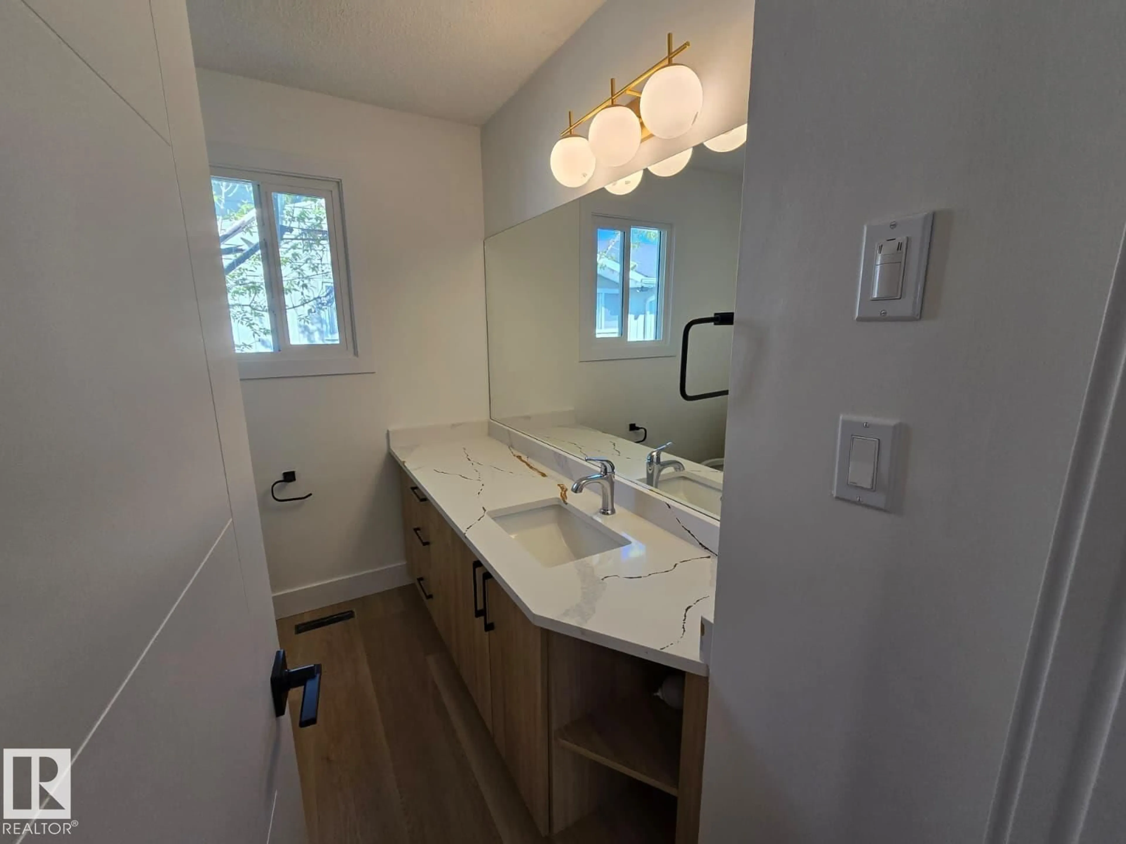 A pic of a room for 18526 86A AV, Edmonton Alberta T6T1J6