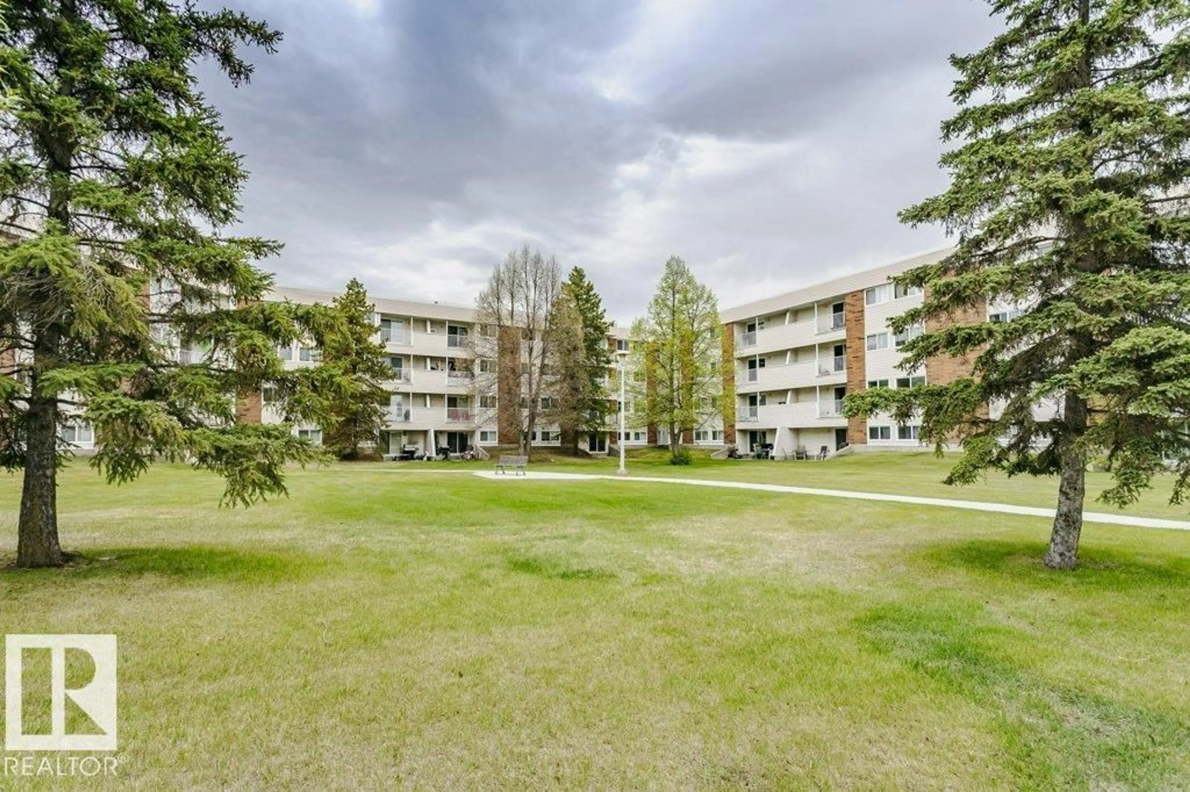 Patio, unknown for #71 - 11255 31 AV, Edmonton Alberta T6J3V6