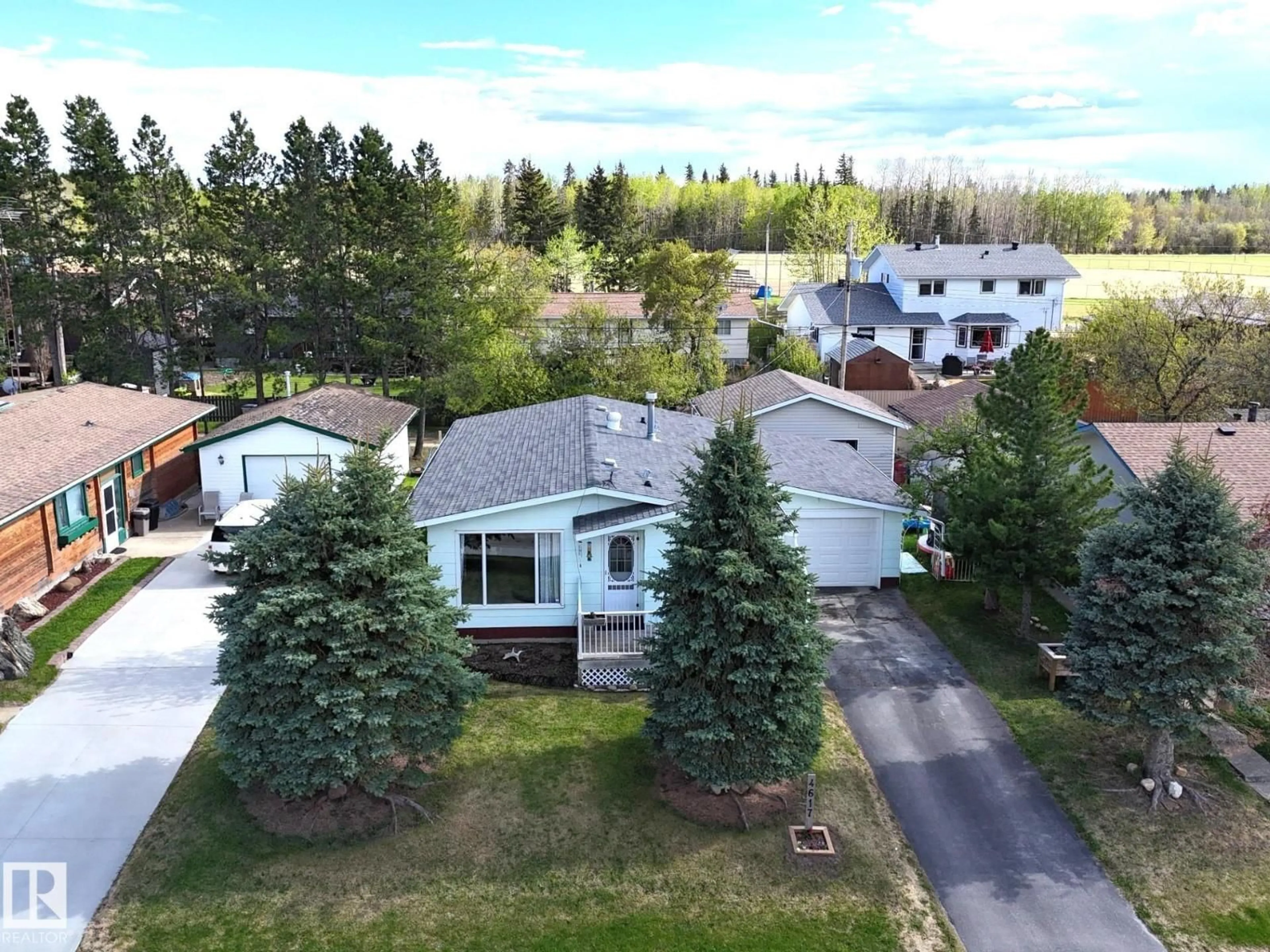 A pic from outside/outdoor area/front of a property/back of a property/a pic from drone, street for 4617 47 AV, Evansburg Alberta T0E0T0