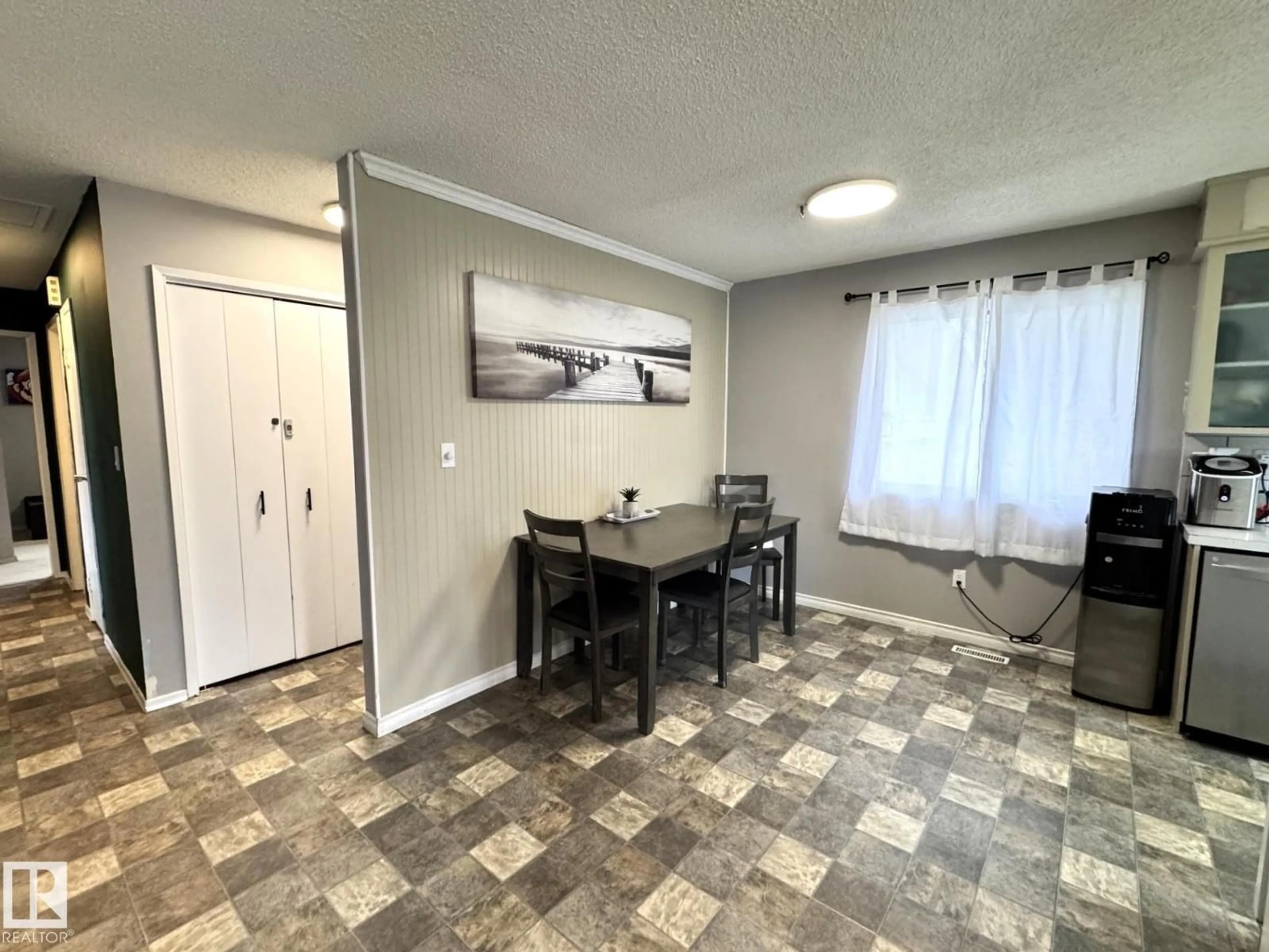 A pic of a room for 4617 47 AV, Evansburg Alberta T0E0T0