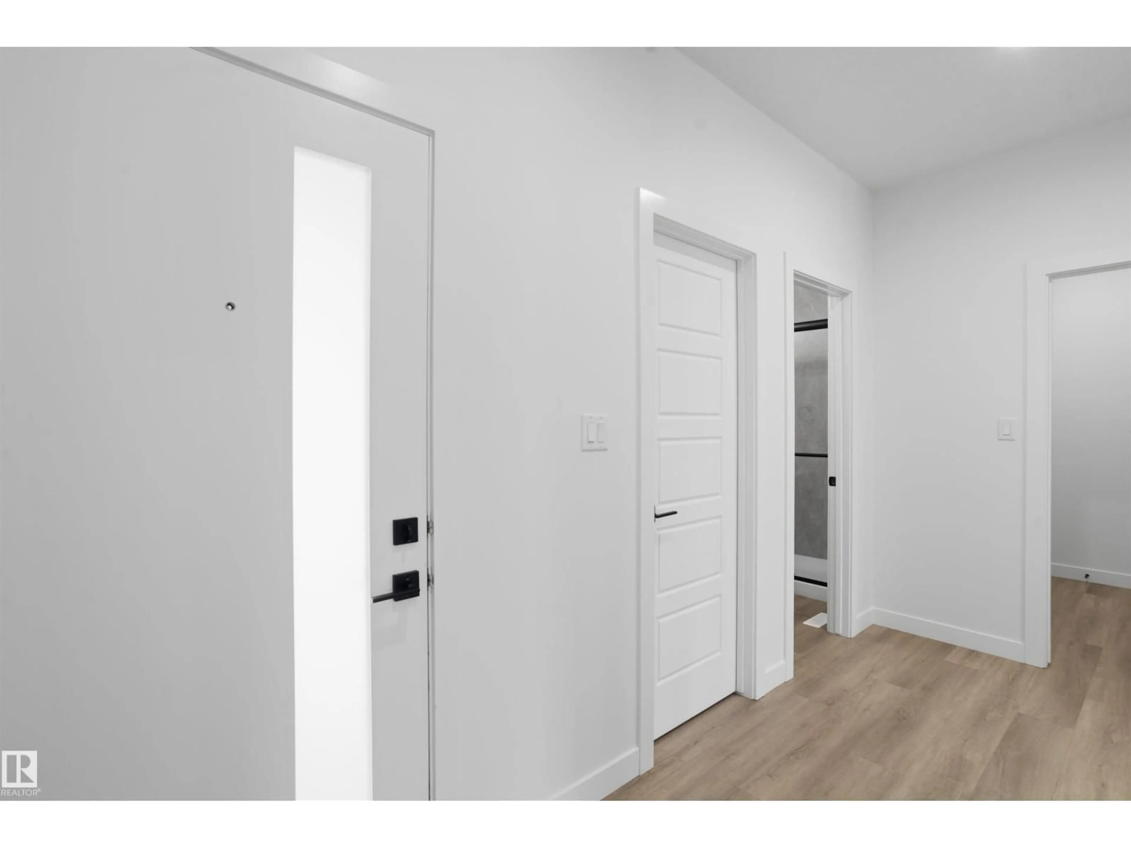 Indoor entryway for 170 MUNN WY, Leduc Alberta T9E1X9