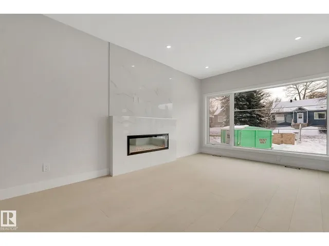 11132 72 AV, Edmonton 5