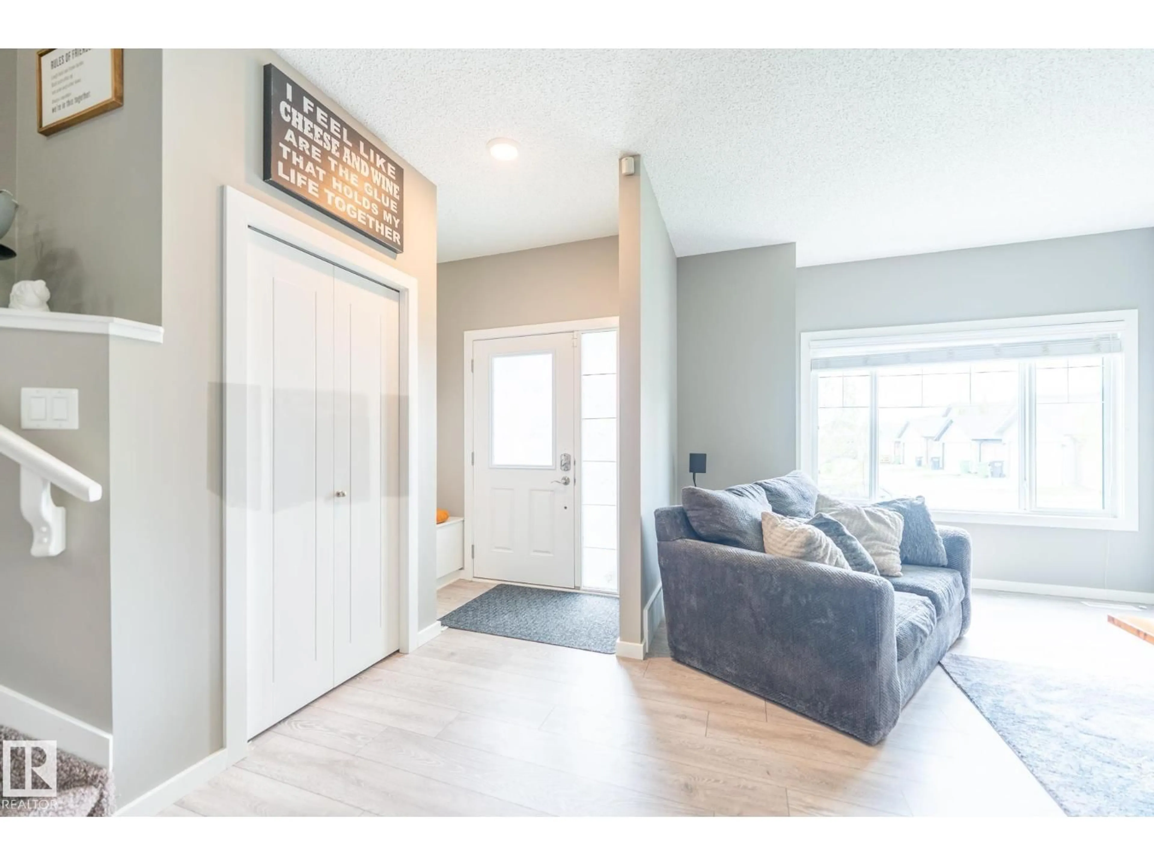 Indoor entryway for 1124 161 ST, Edmonton Alberta T6W1A4