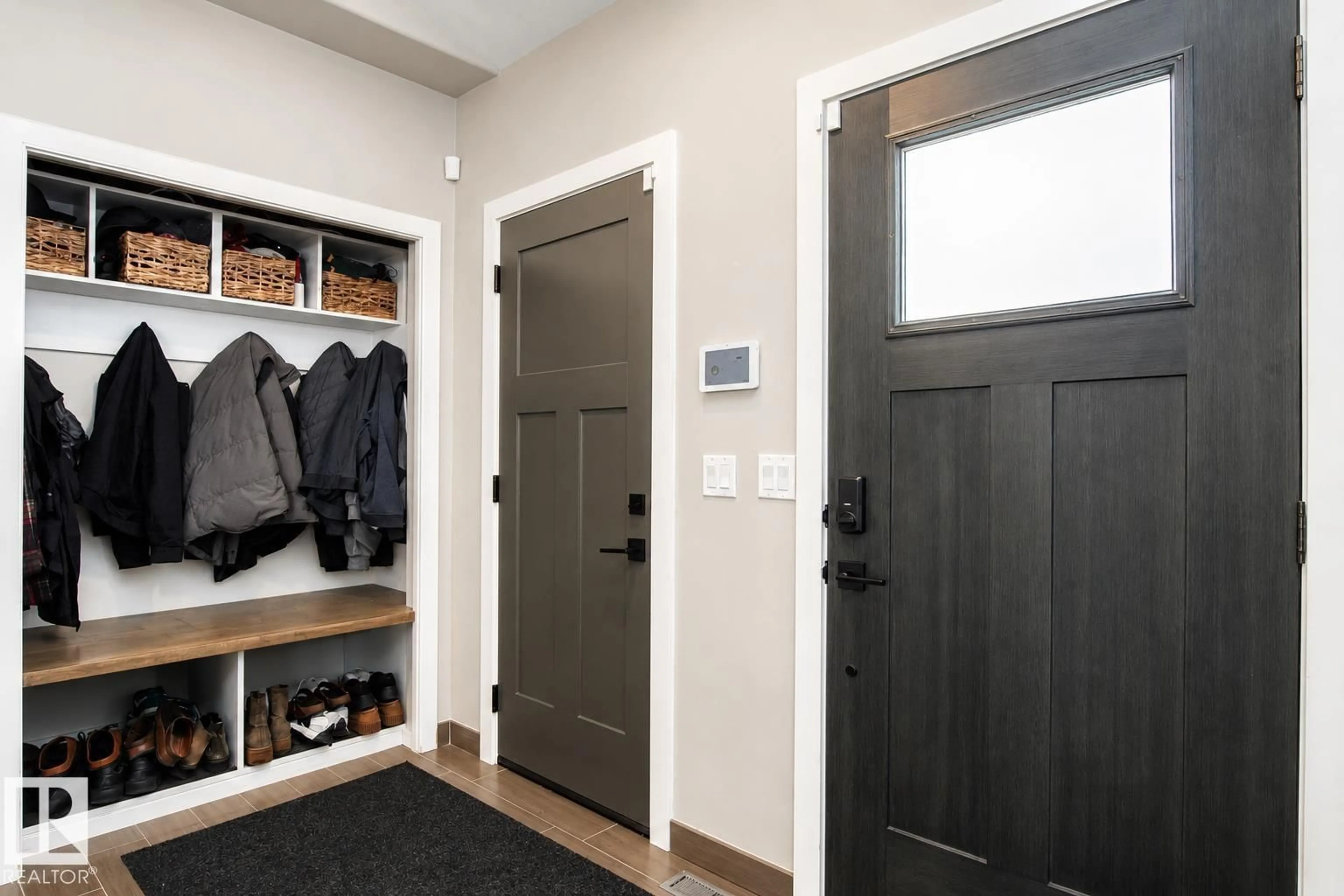 Indoor entryway for 160 REGENCY DR, Sherwood Park Alberta T8A5R9