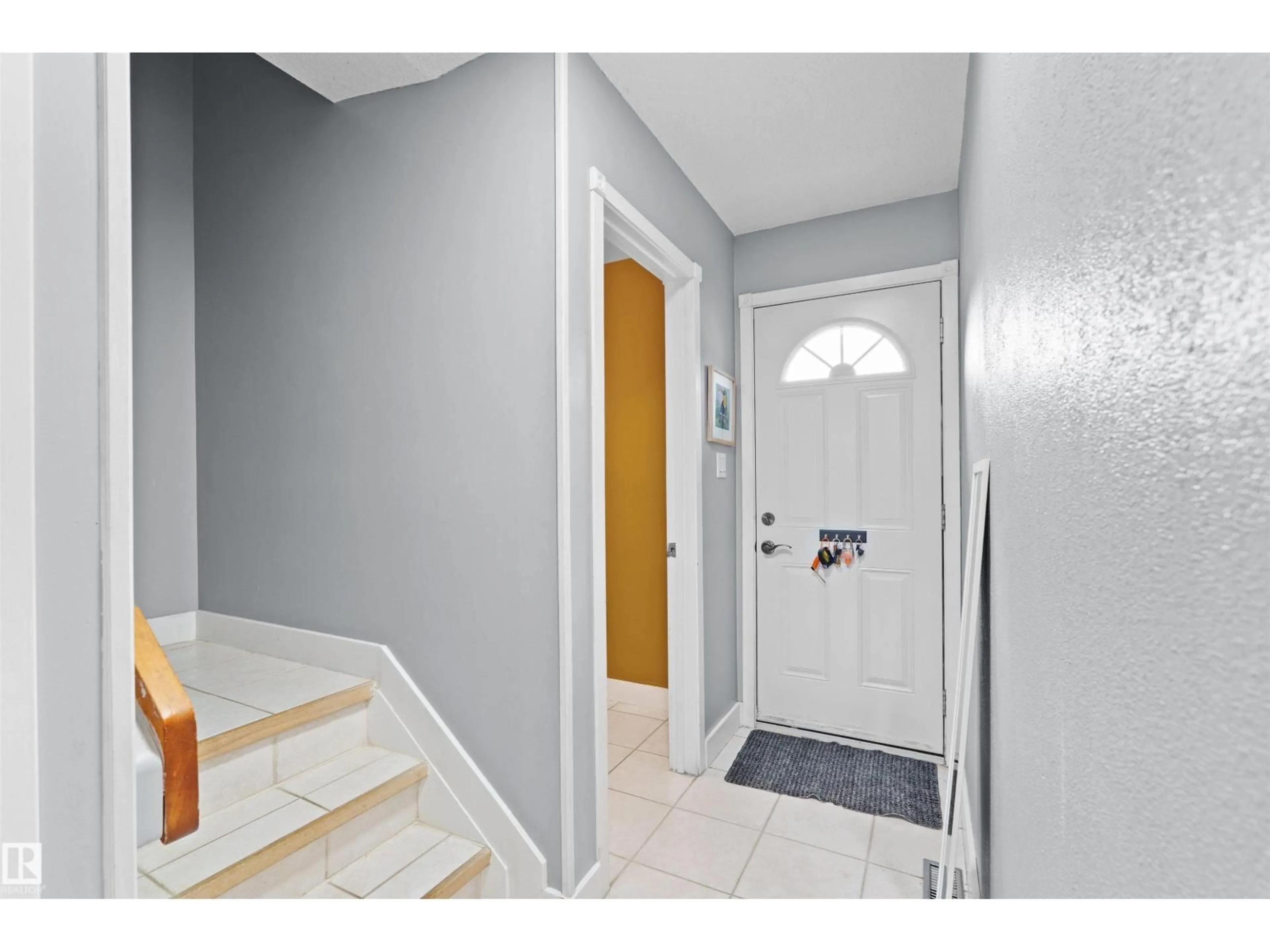 Indoor entryway for 12128 25 AV, Edmonton Alberta T6J4L4
