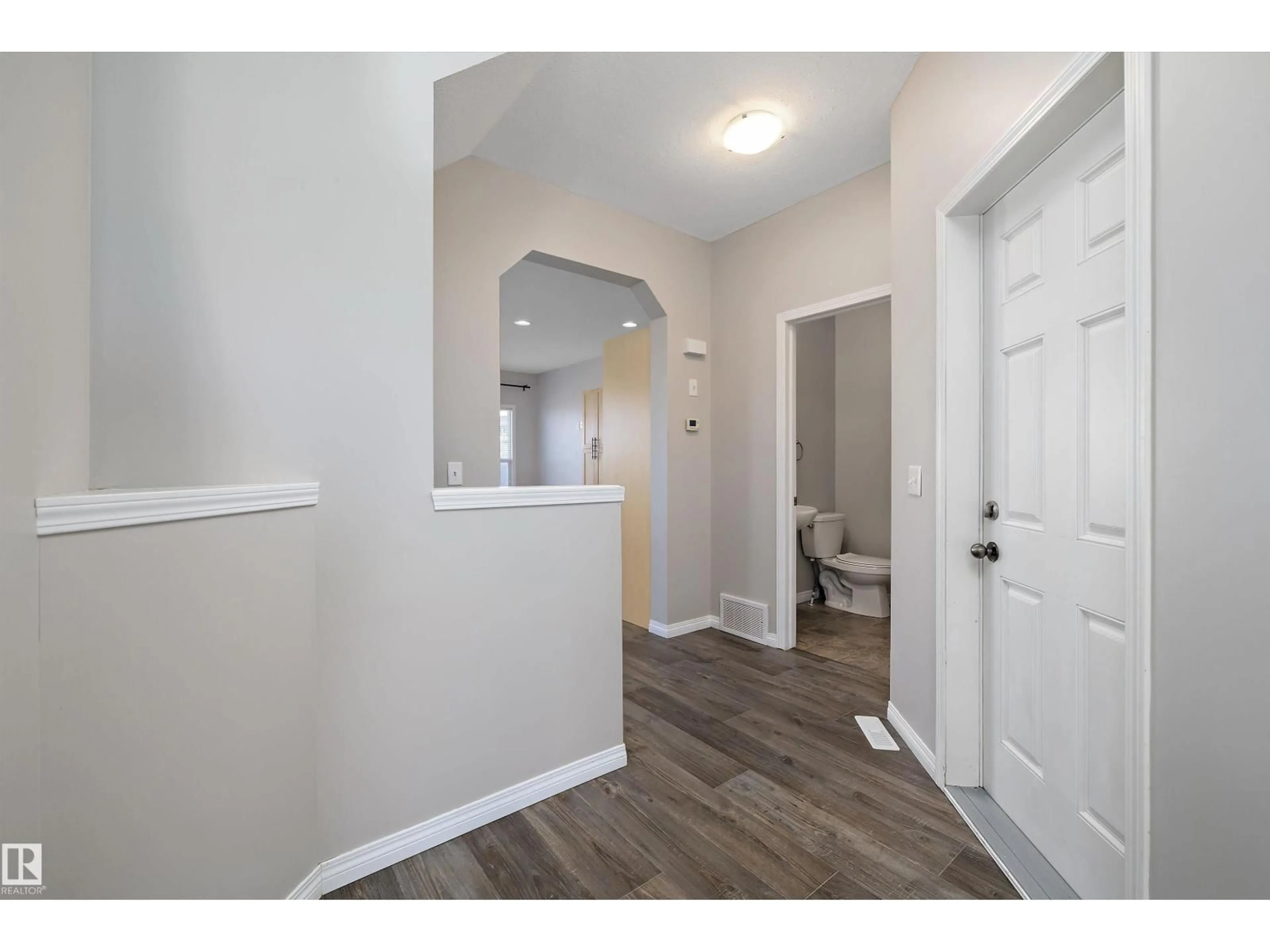 Indoor entryway for 7562 ELLESMERE WY, Sherwood Park Alberta T8N0P6