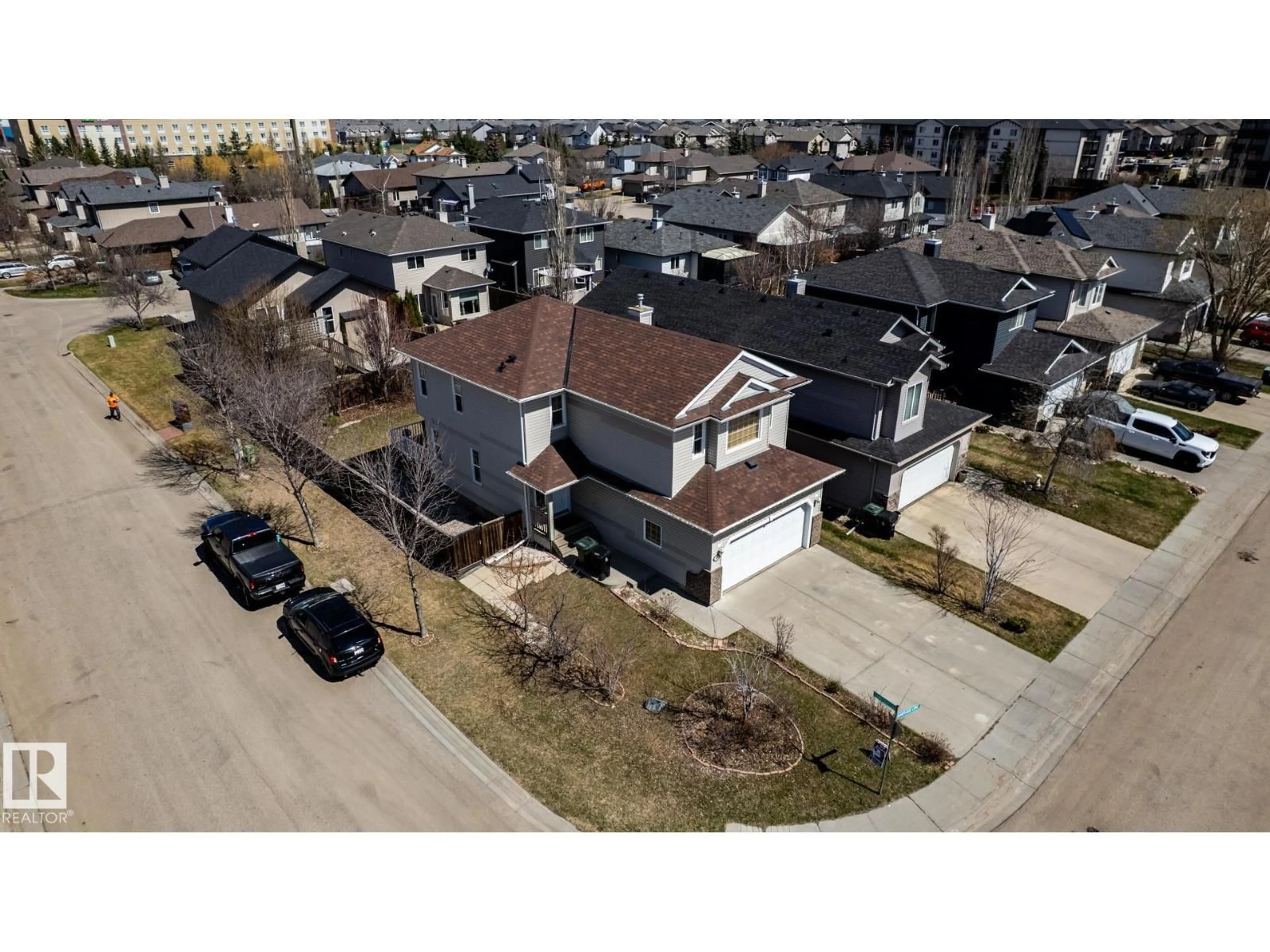 A pic from outside/outdoor area/front of a property/back of a property/a pic from drone, street for 55 LAMPLIGHT CV, Spruce Grove Alberta T7X4R2