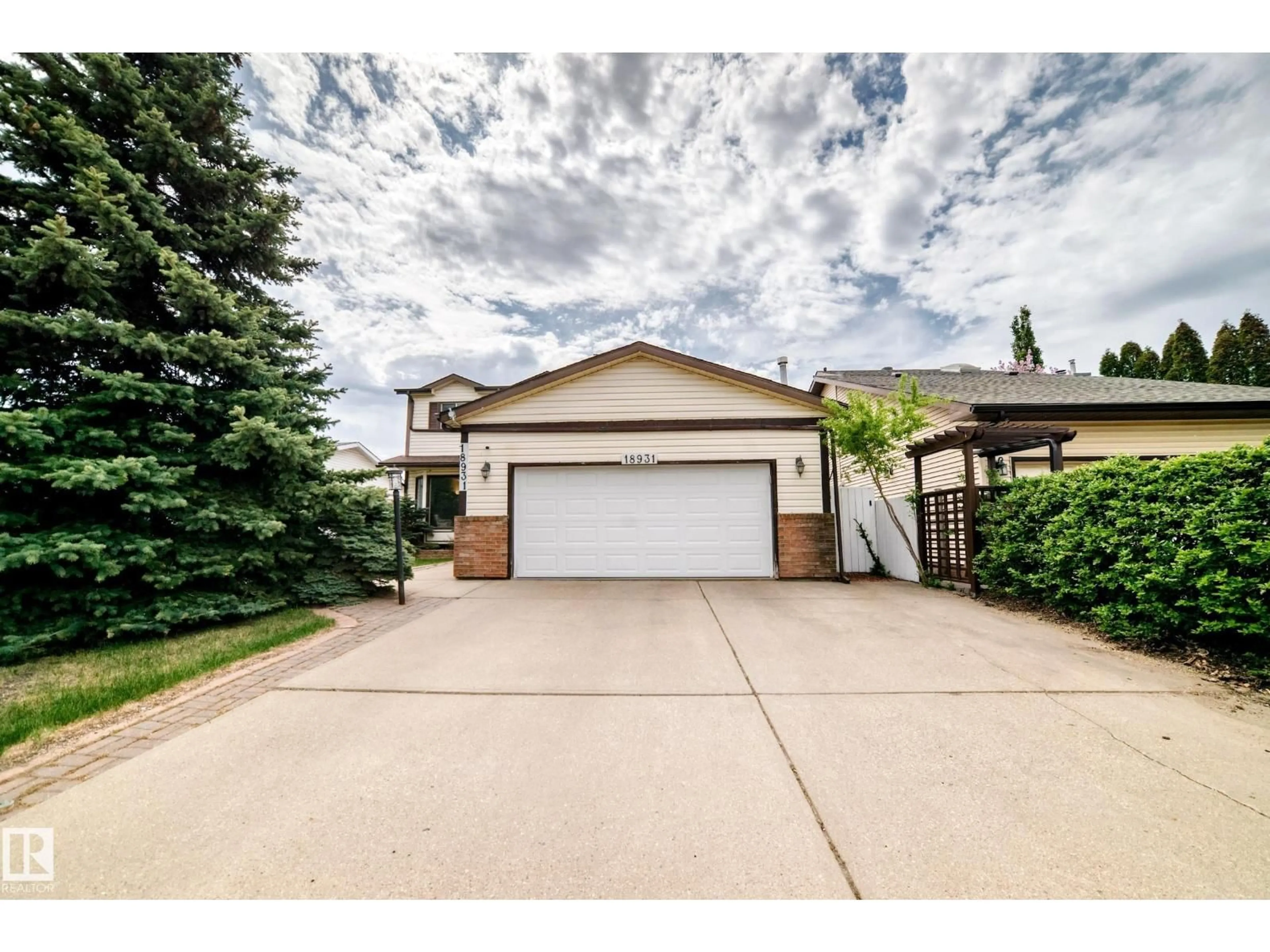 Unknown for 18931 92 AV, Edmonton Alberta T5T5R1