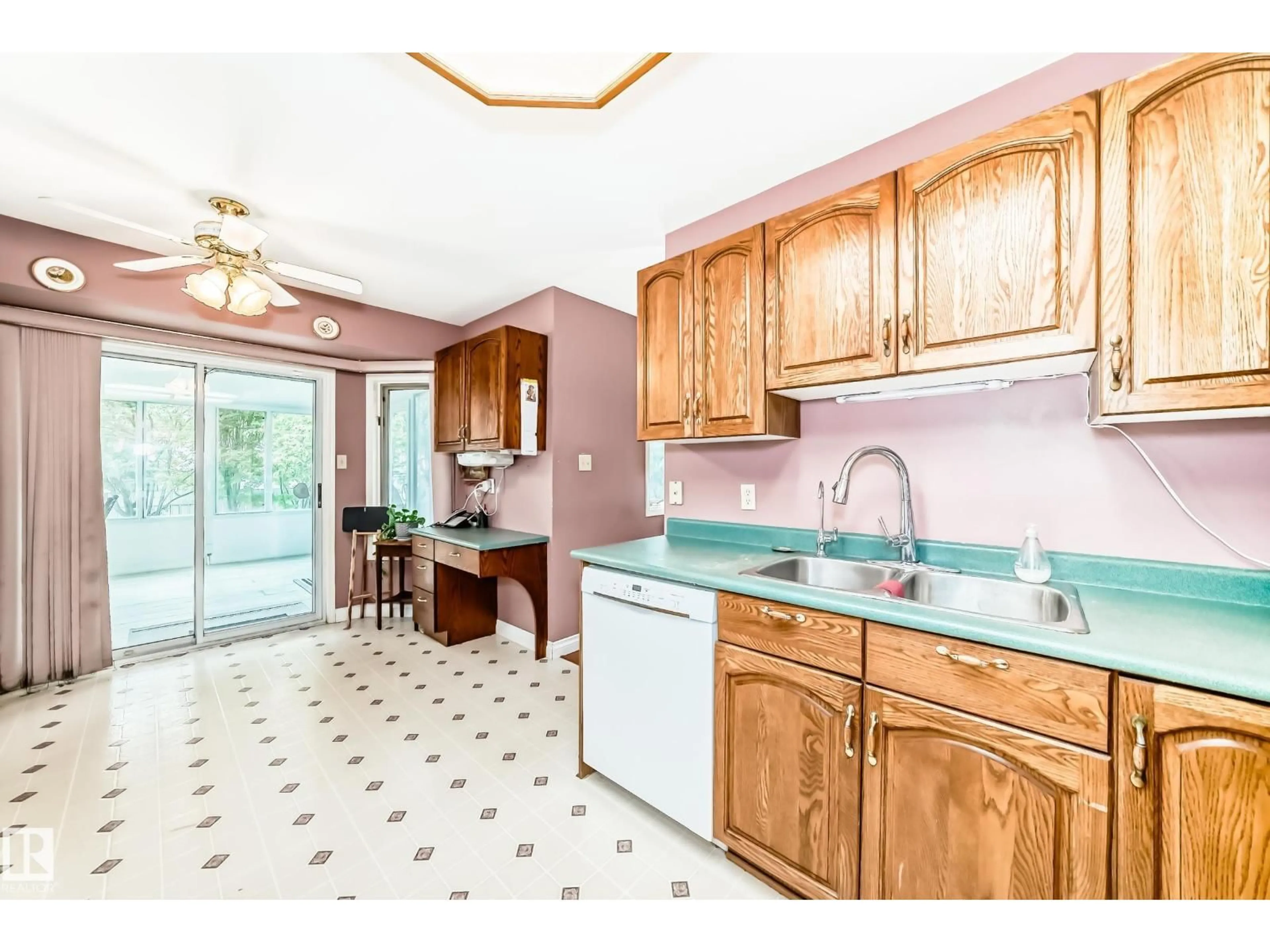 Standard kitchen, ceramic/tile floor for 18931 92 AV, Edmonton Alberta T5T5R1