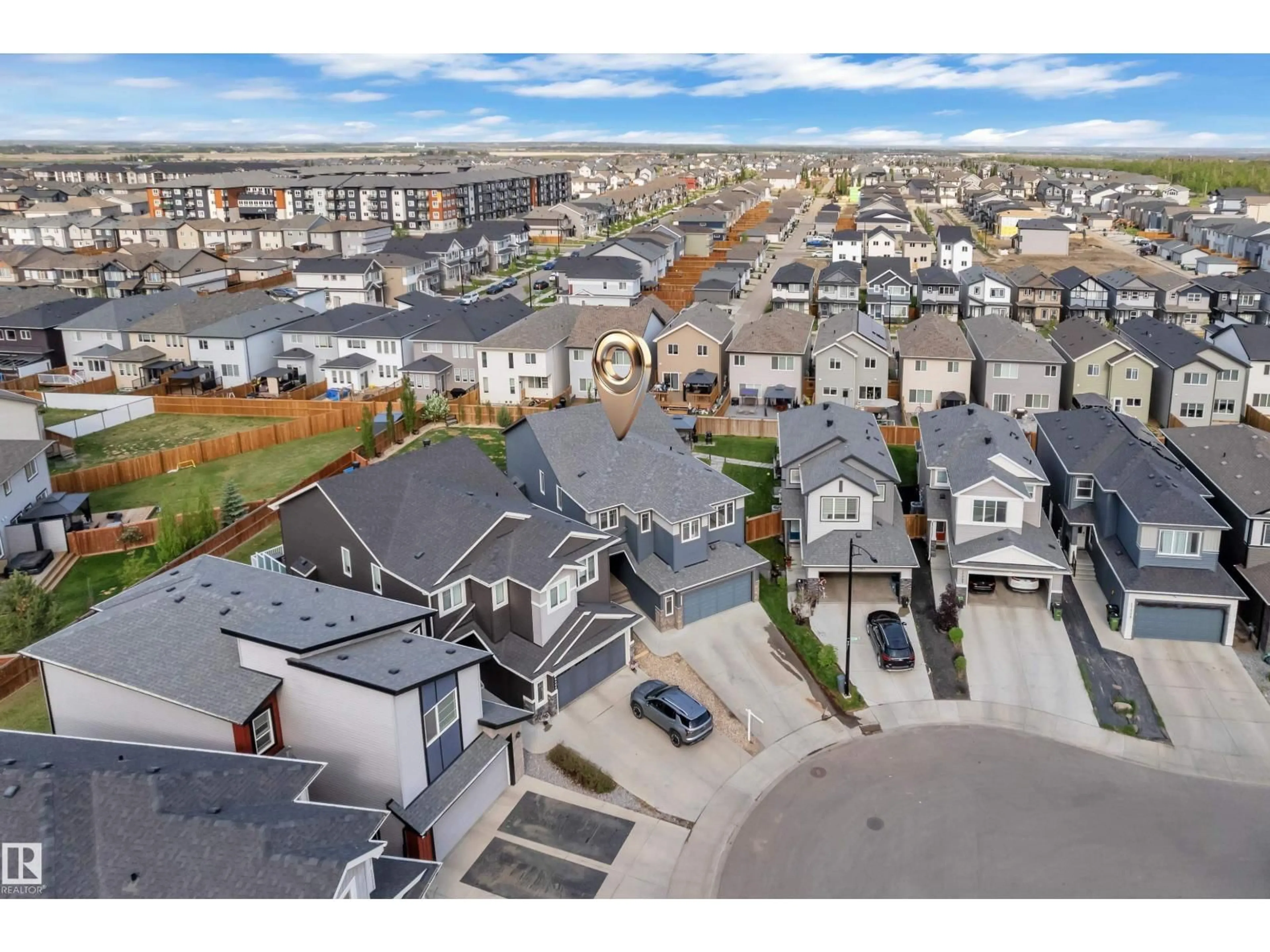 A pic from outside/outdoor area/front of a property/back of a property/a pic from drone, street for NW - 17551 64 ST, Edmonton Alberta T5Y4A9