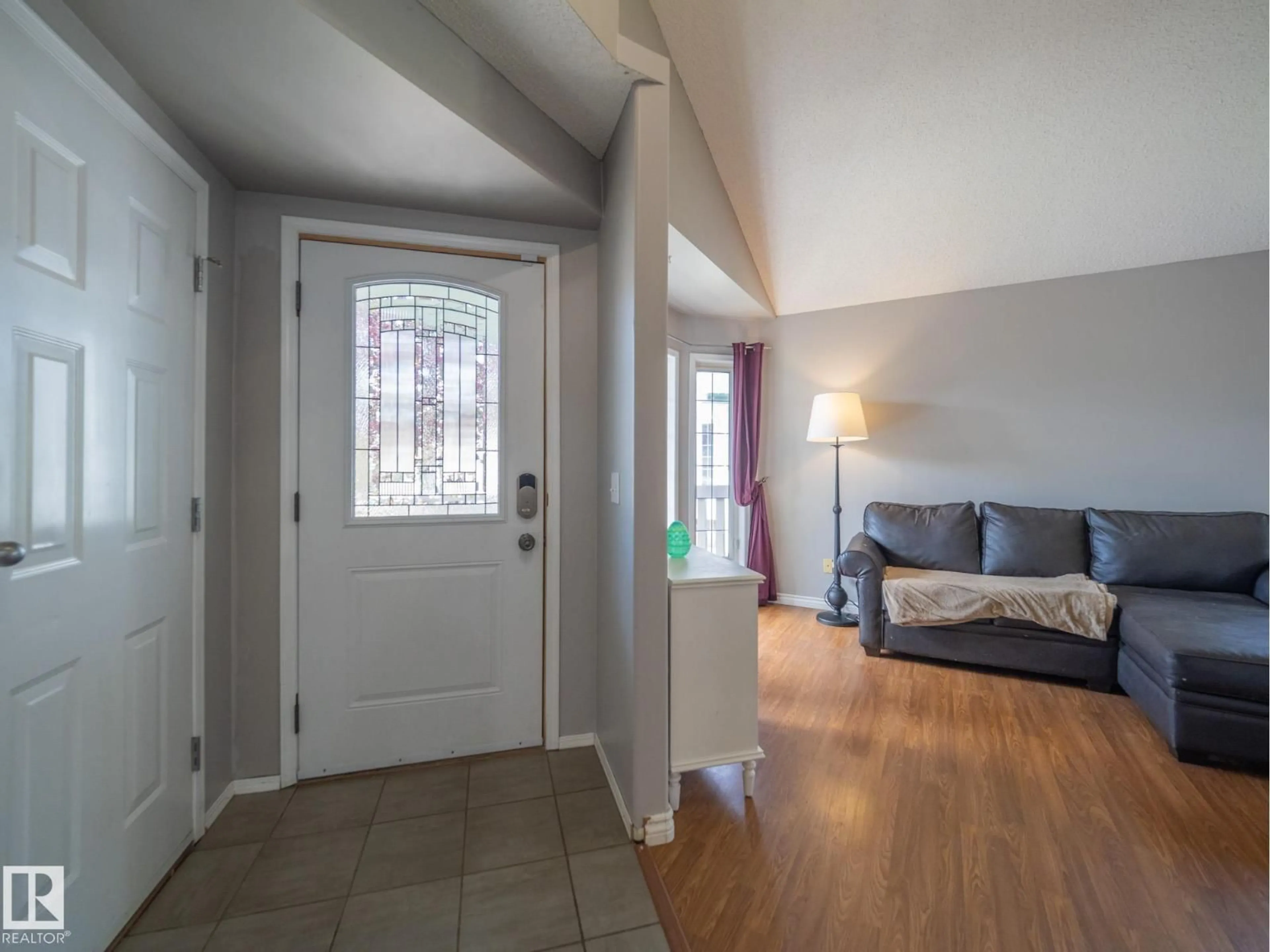 Indoor entryway for 129 REGENCY DR, Sherwood Park Alberta T8A5R9