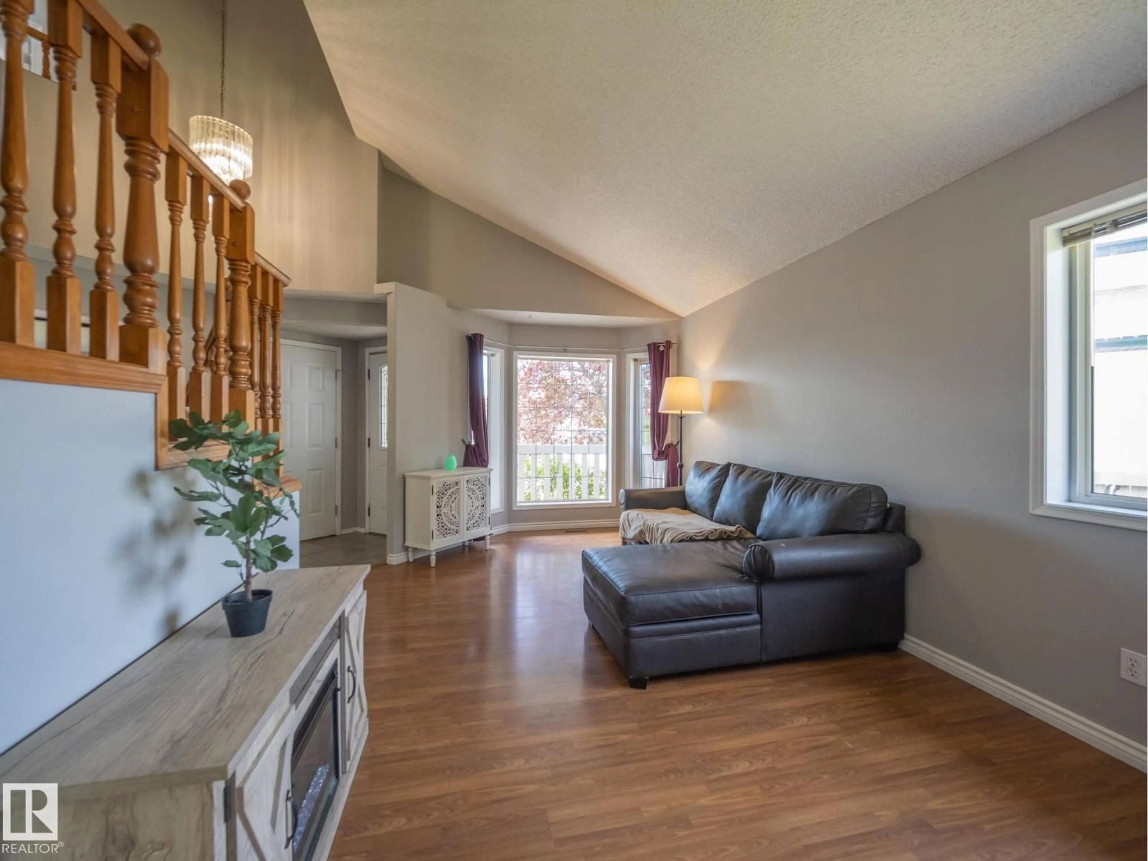 Living room with furniture, unknown for 129 REGENCY DR, Sherwood Park Alberta T8A5R9