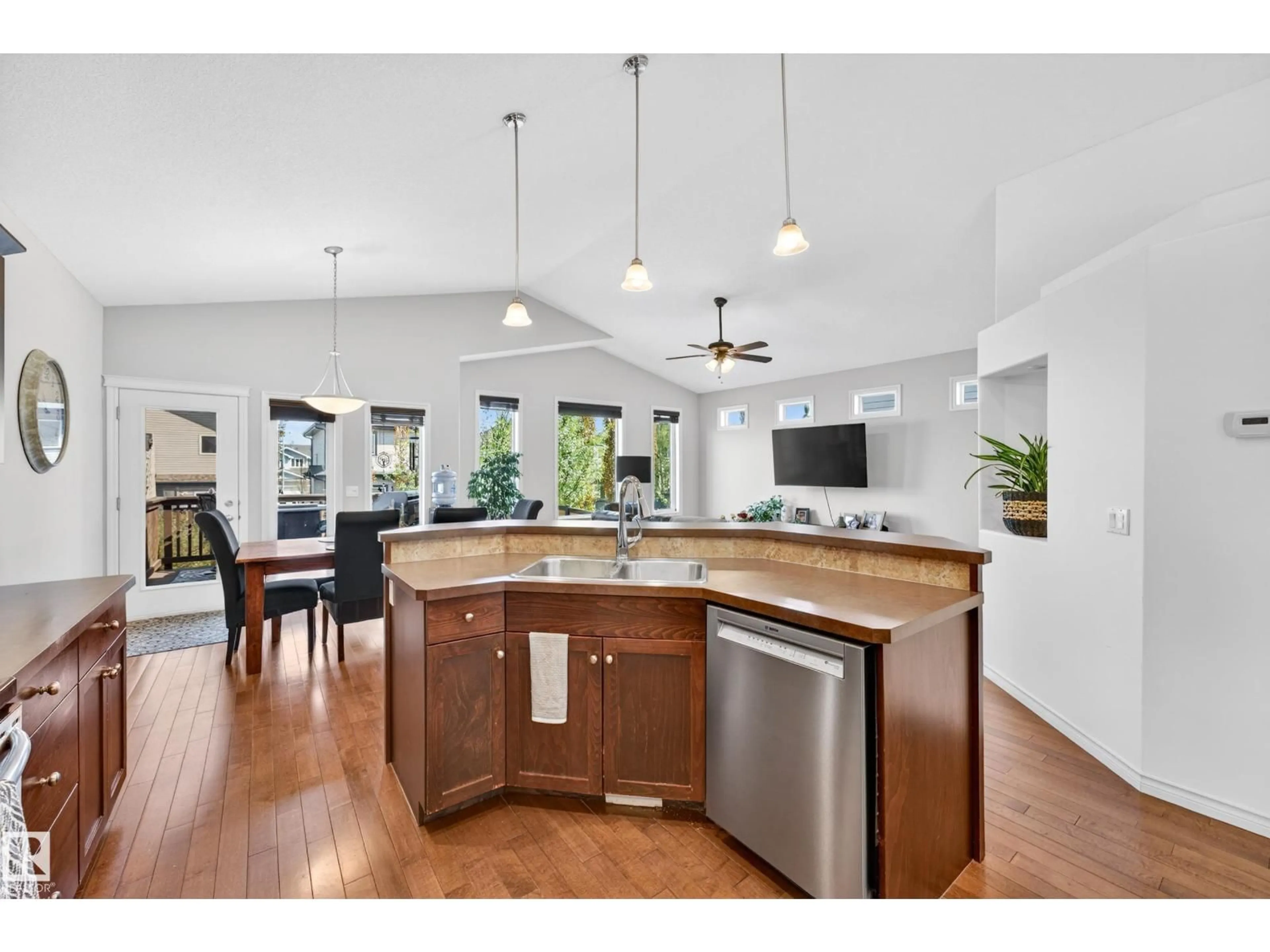 Open concept kitchen, unknown for 100 NAPOLEON CR, St. Albert Alberta T8N3L8