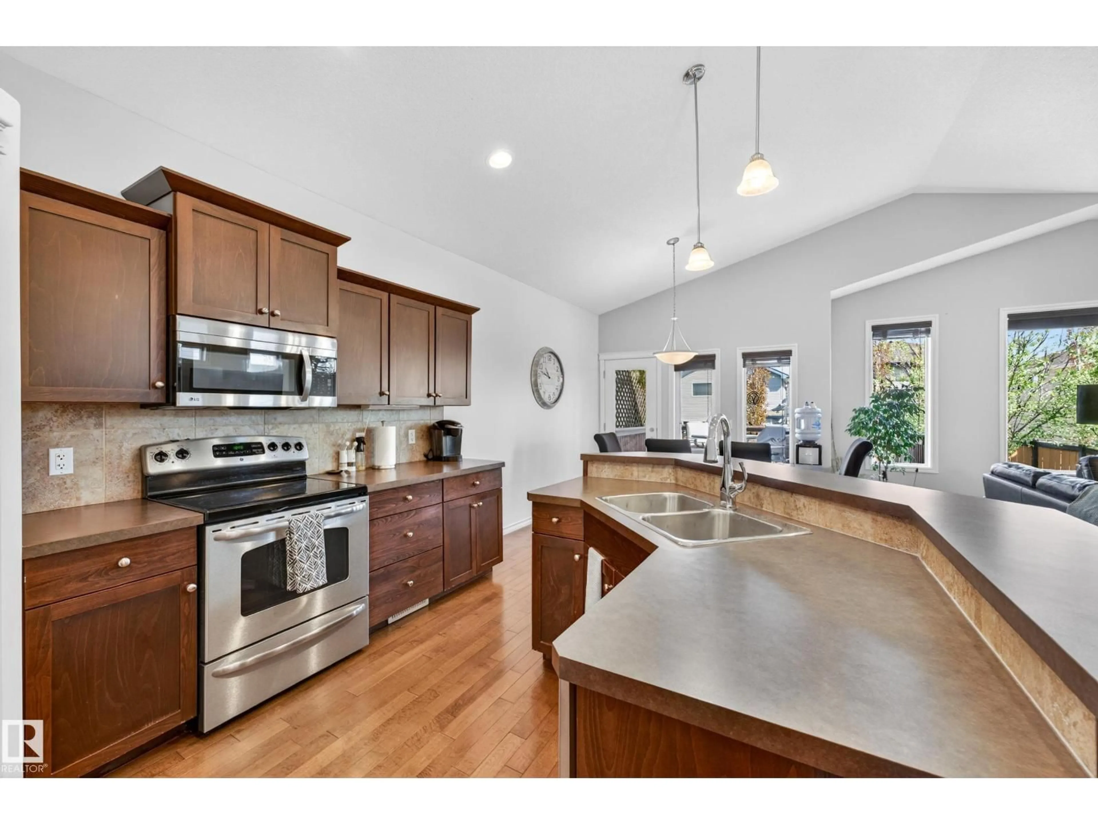 Open concept kitchen, unknown for 100 NAPOLEON CR, St. Albert Alberta T8N3L8