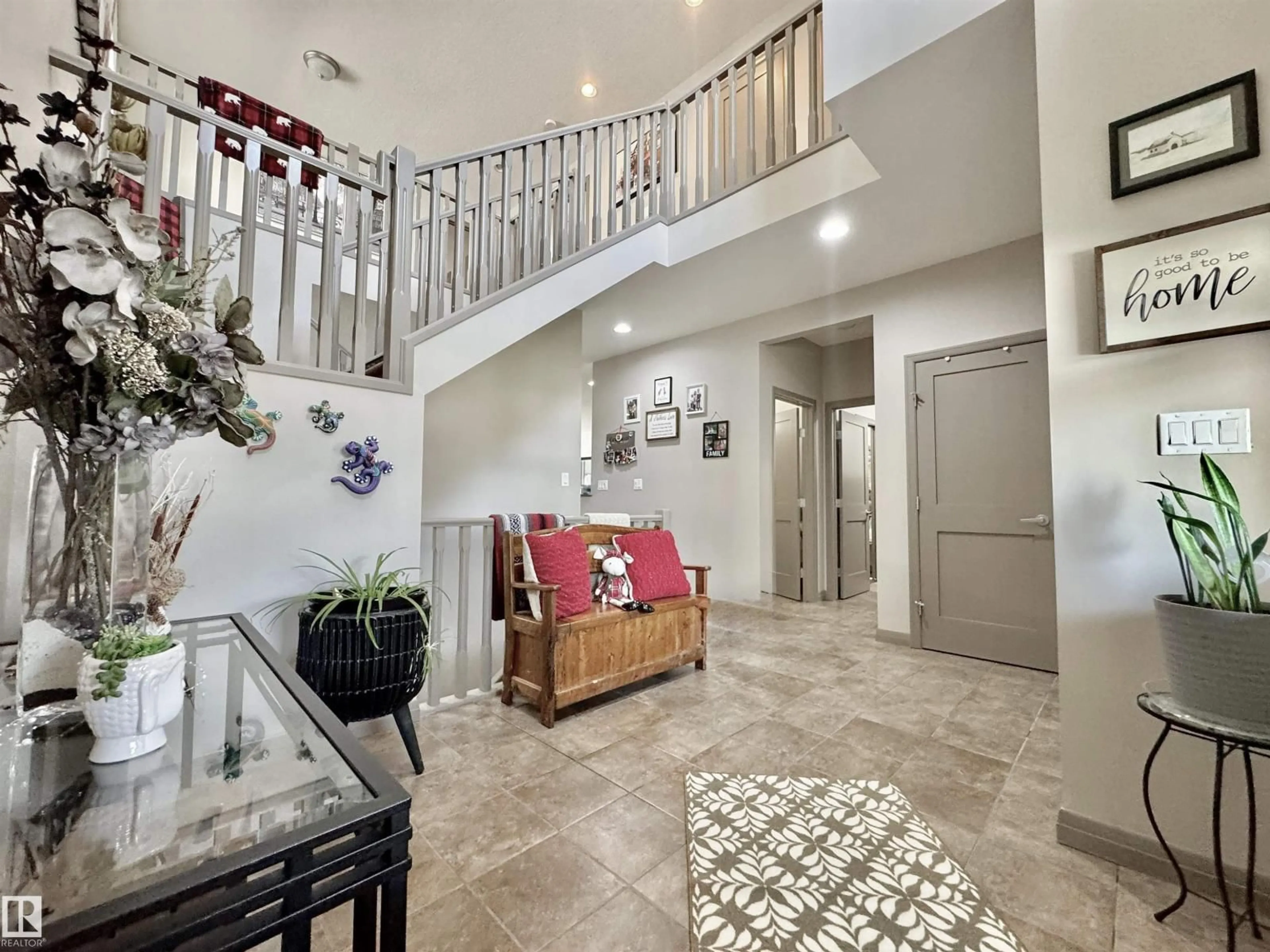 Indoor entryway for 6315 SUNBROOK WY, Sherwood Park Alberta T8H0J8