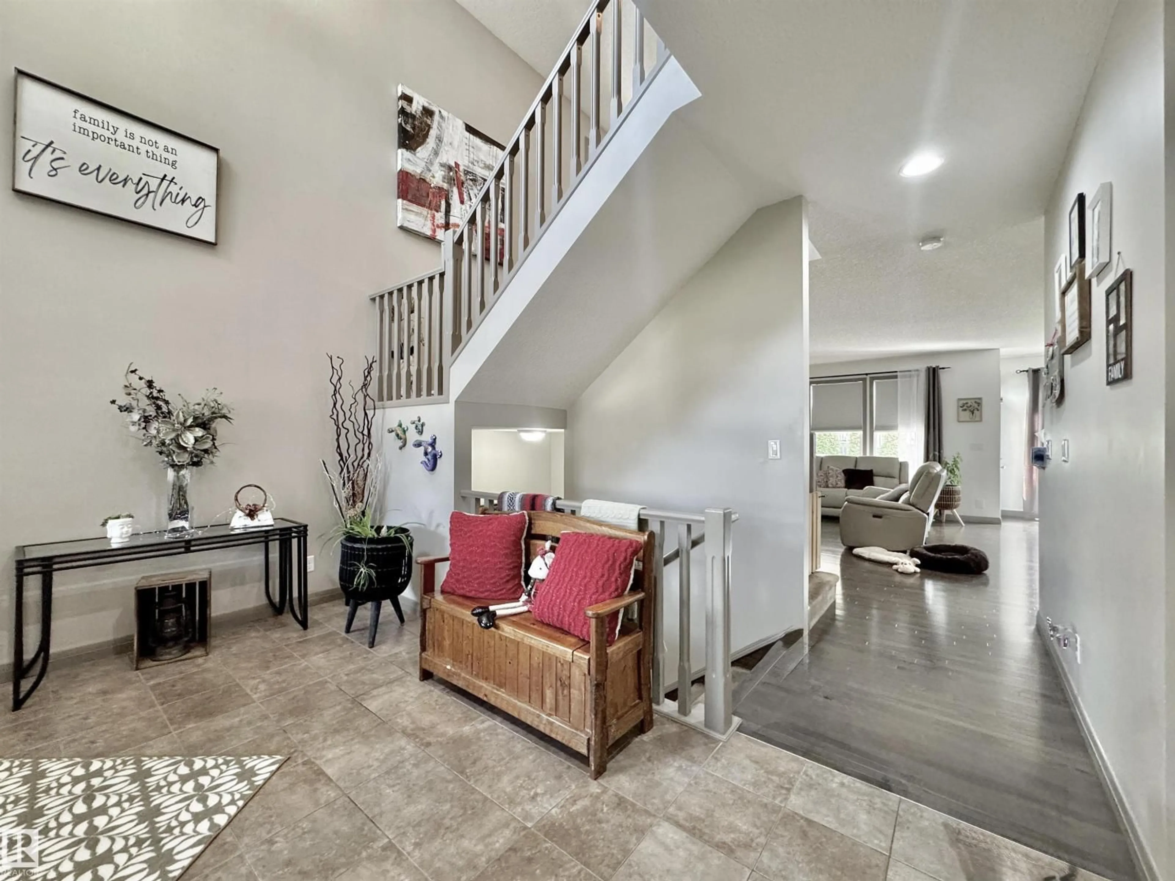 Indoor entryway for 6315 SUNBROOK WY, Sherwood Park Alberta T8H0J8