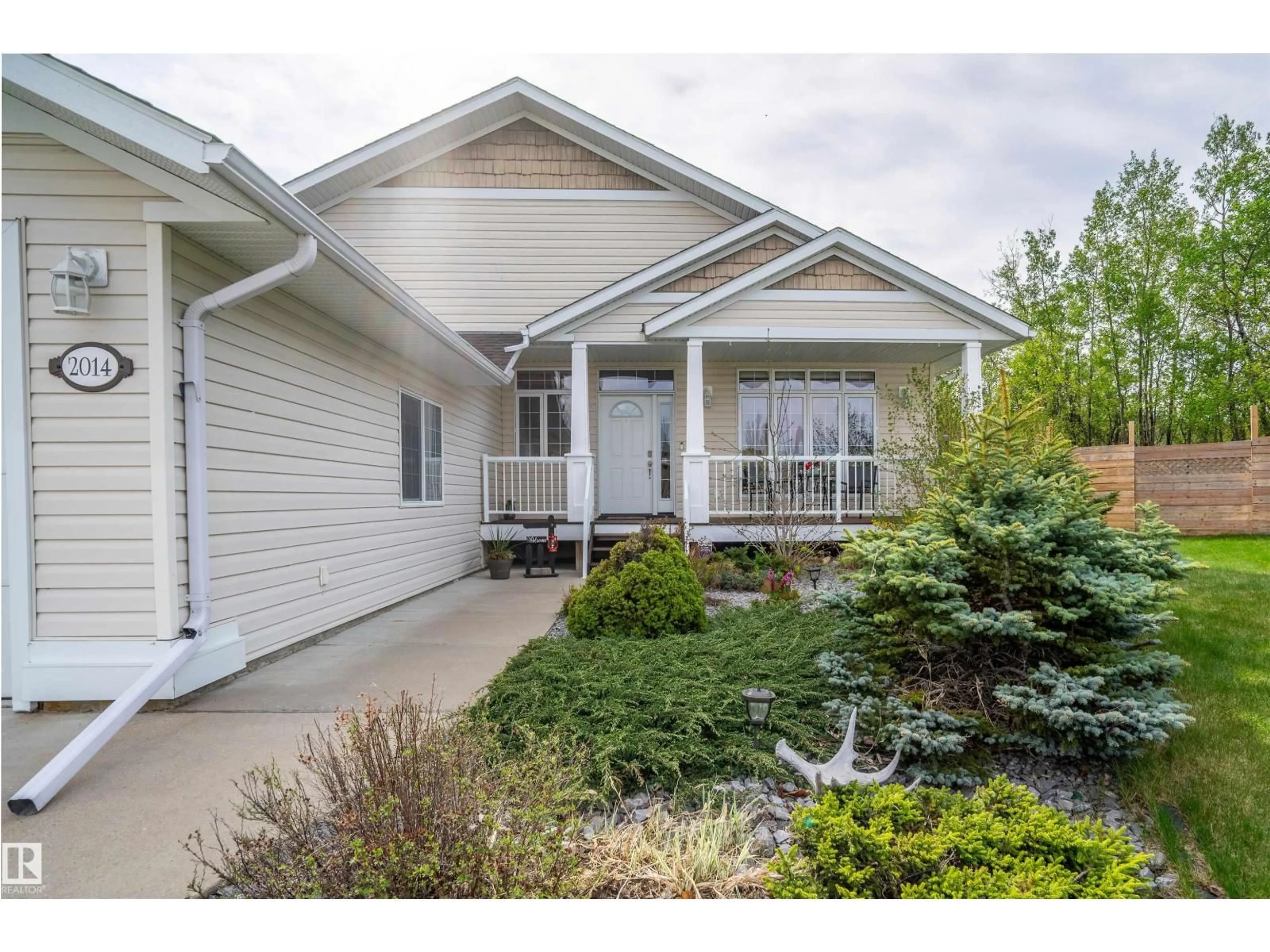 Home with vinyl exterior material, street for 2014 6 ST, Cold Lake Alberta T9M0A2