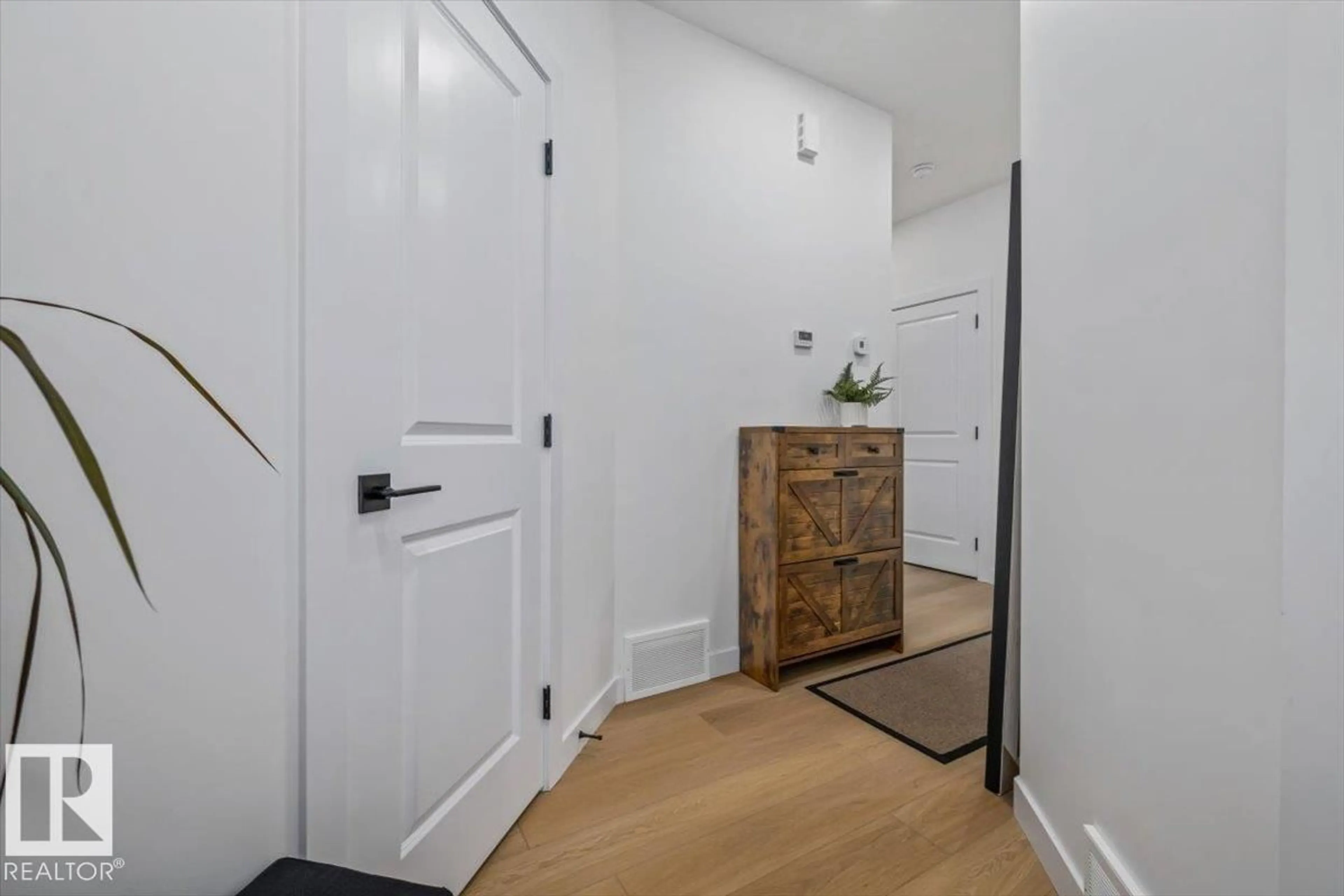 Indoor entryway for 3616 TRIOMPHE BV, Beaumont Alberta T4X3A7