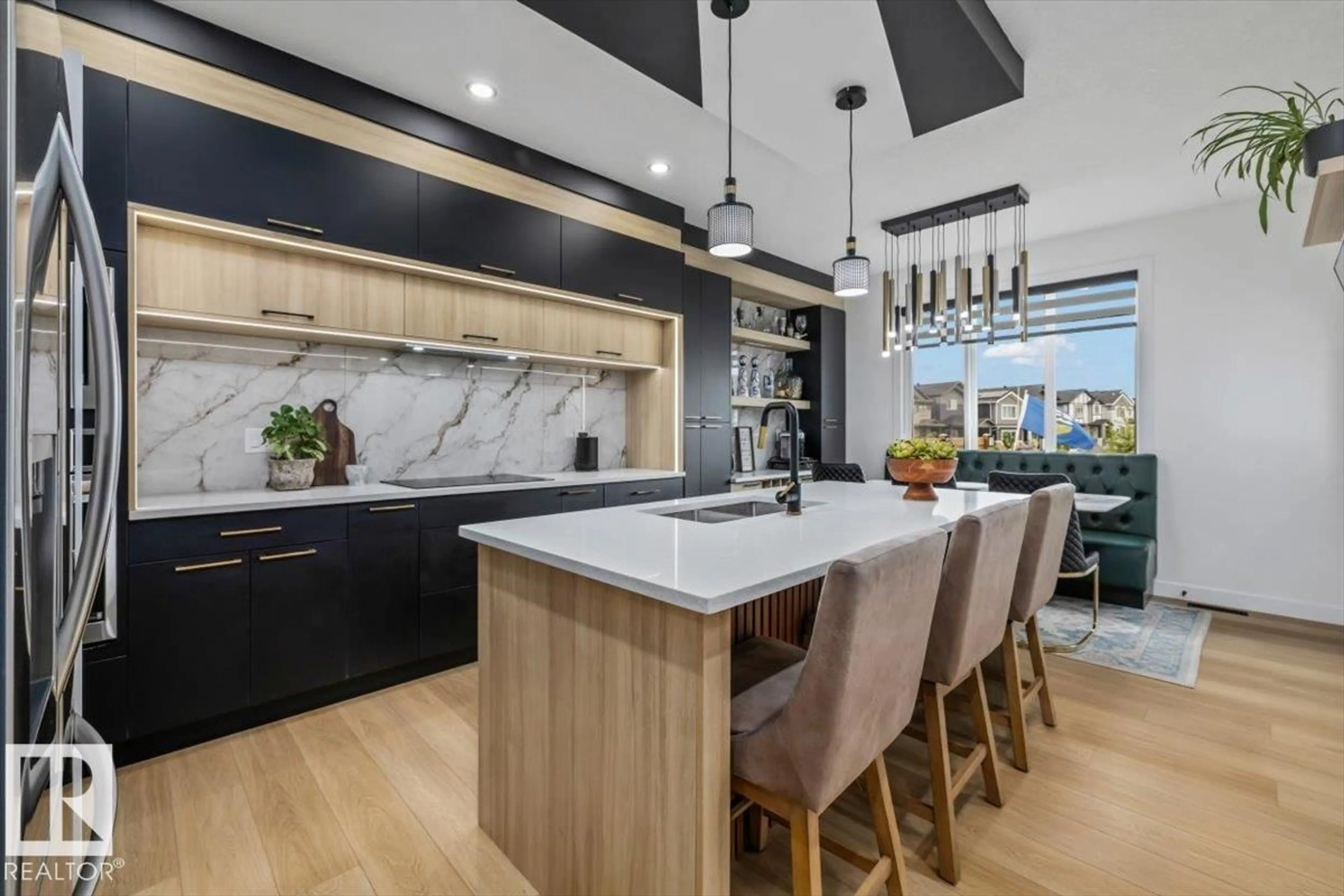 Contemporary kitchen, unknown for 3616 TRIOMPHE BV, Beaumont Alberta T4X3A7