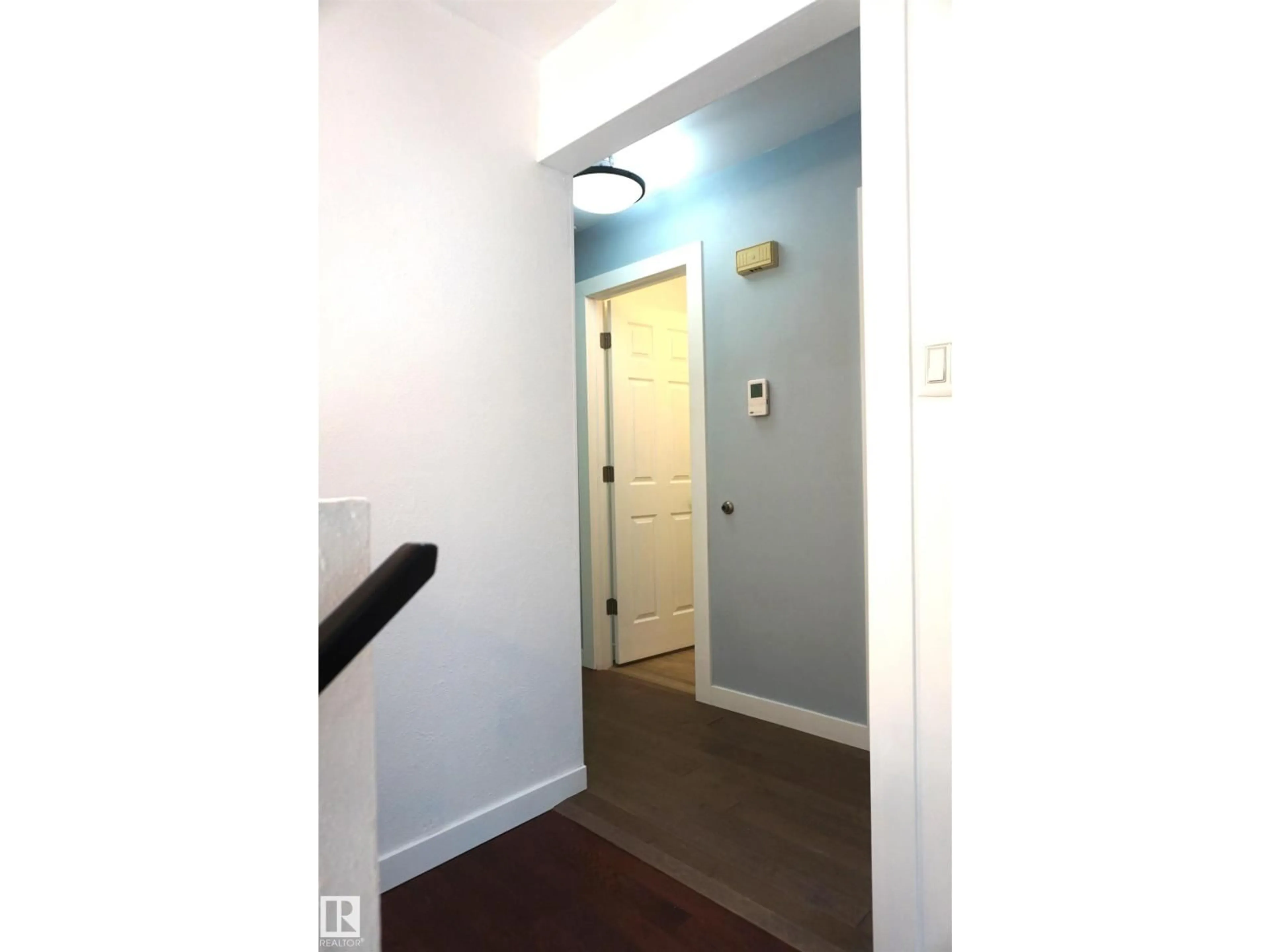 Indoor entryway for 106 GREENGROVE AV, Sherwood Park Alberta T8A3C6