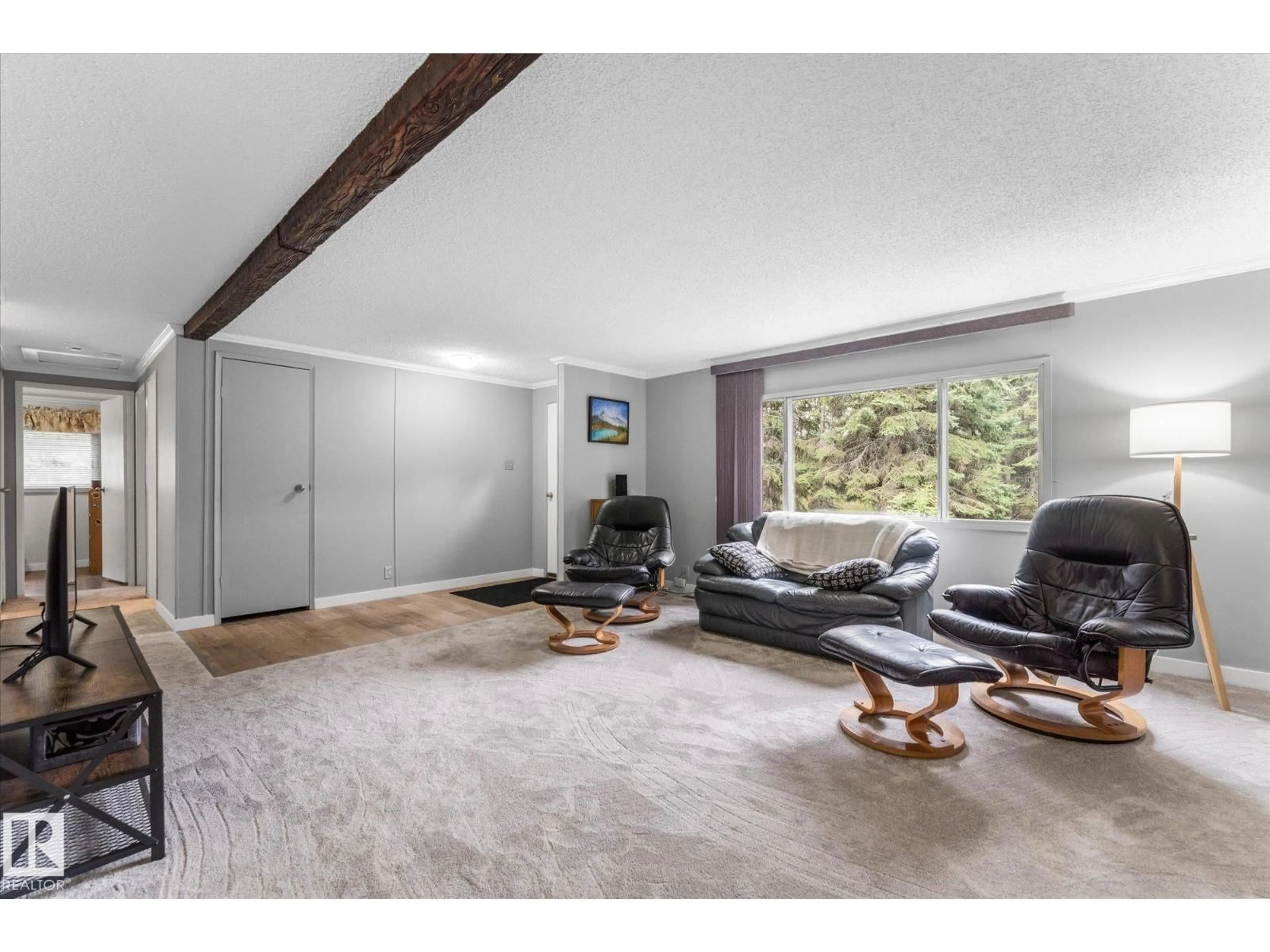 Living room with furniture, unknown for 53304 - 129 RGE ROAD 30, Rural Parkland County Alberta T7Y0E2