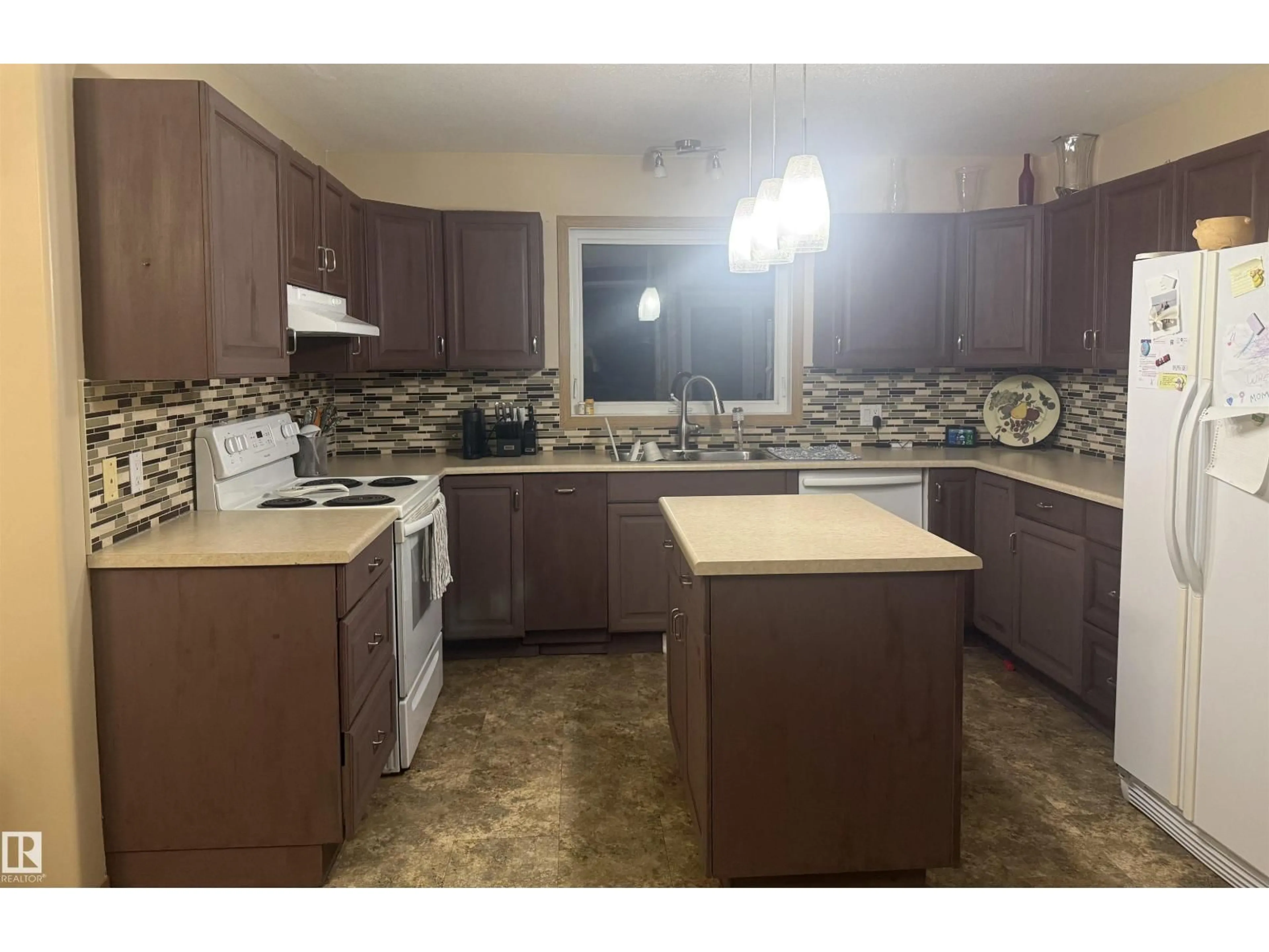 Standard kitchen, unknown for 5 - 661030 RGE ROAD 223.2, Rural Athabasca County Alberta T9S2B4