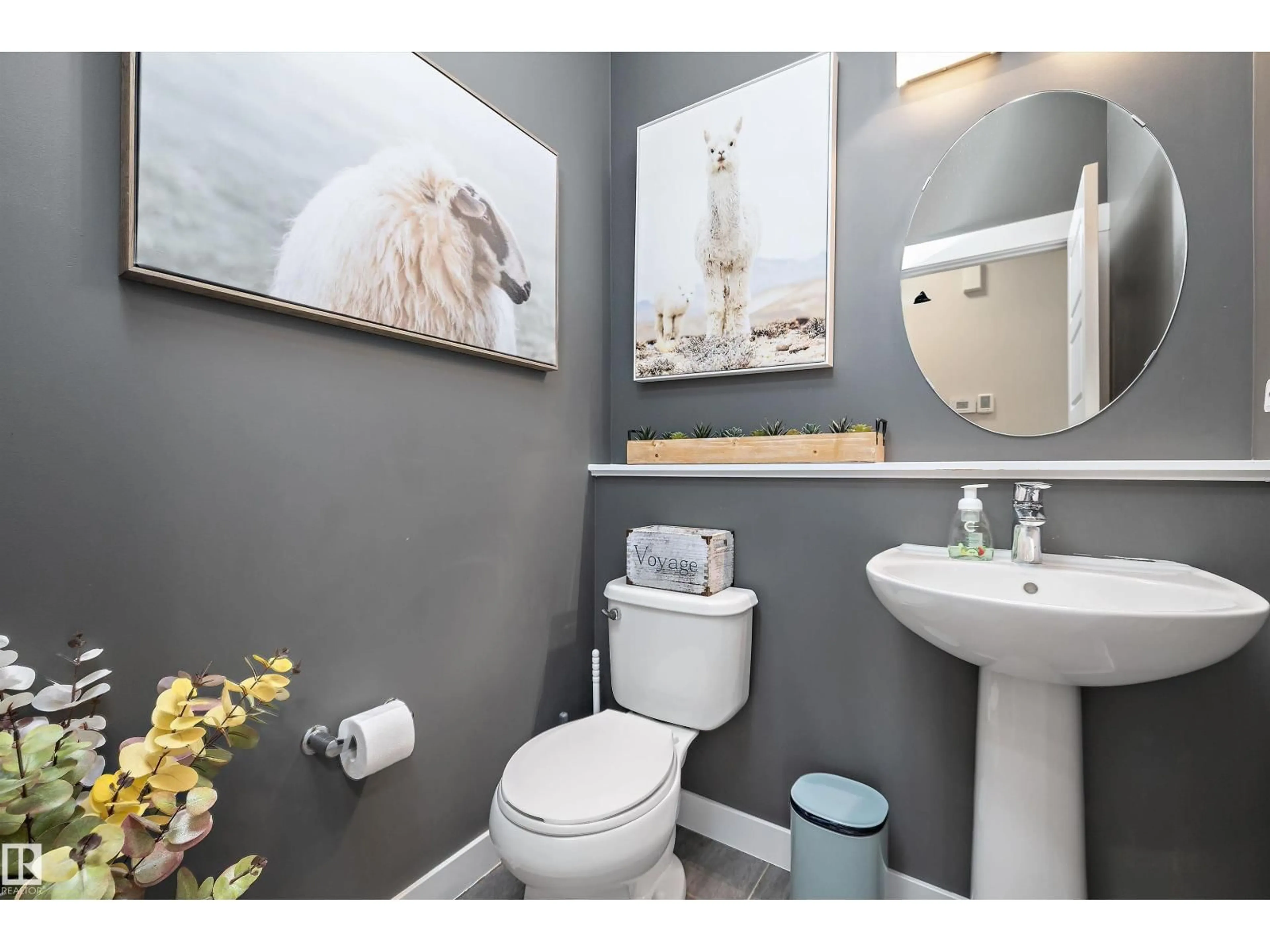 Standard bathroom, unknown for 363 CY BECKER BV, Edmonton Alberta T5Y3S3