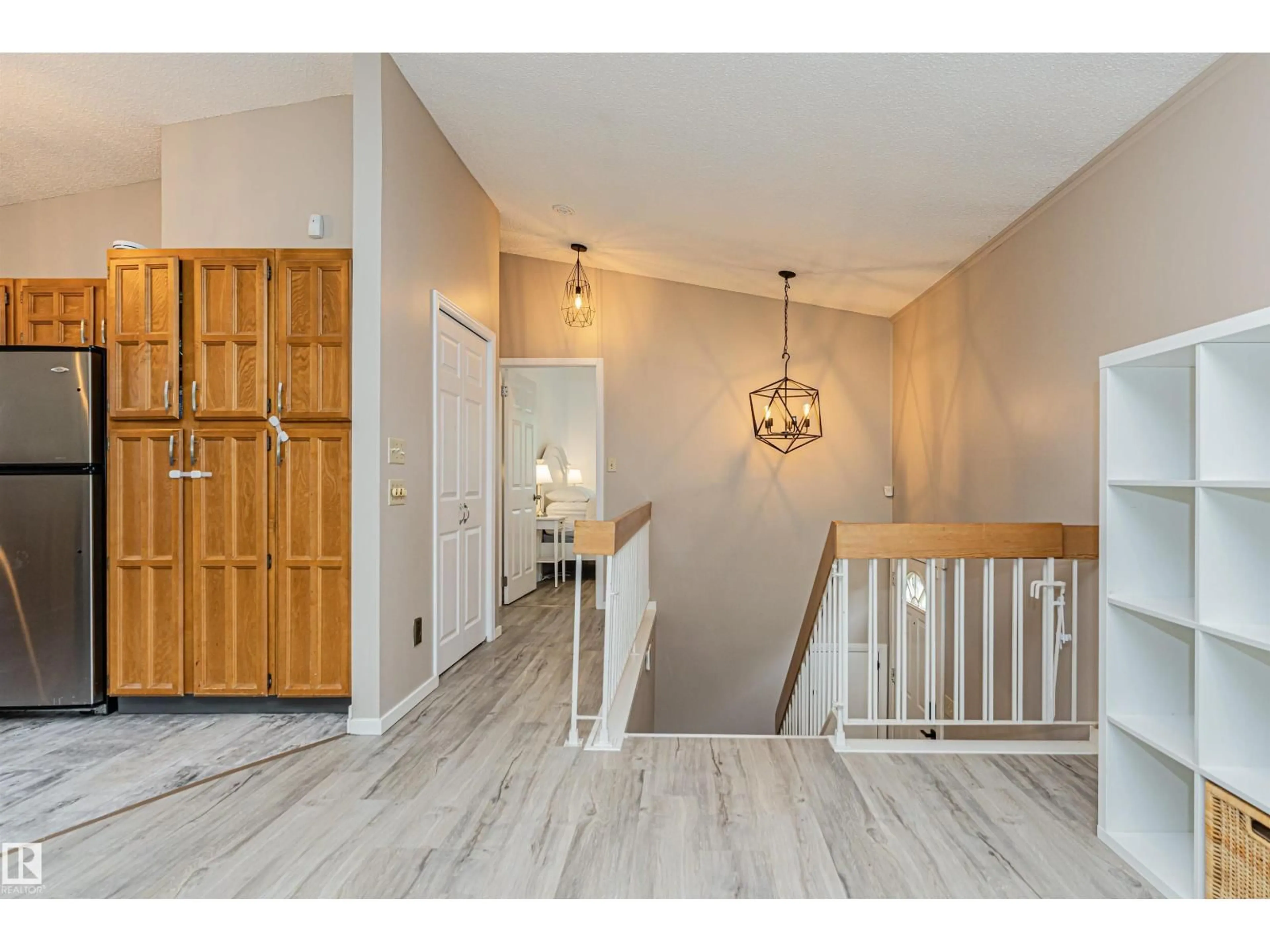 Indoor entryway for 11013 81 AV, Edmonton Alberta T6G0S3