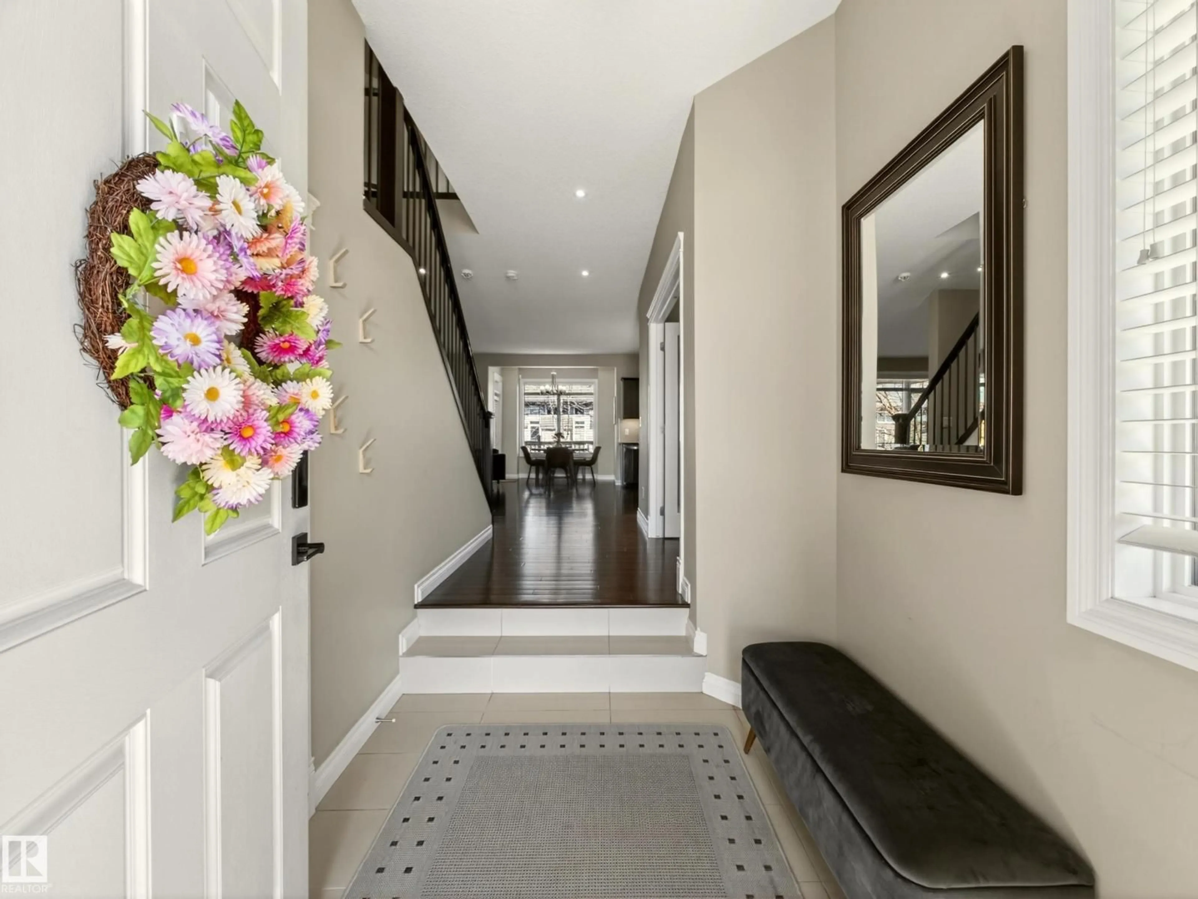 Indoor foyer for 5610 PIERRE CO, Beaumont Alberta T4X0E1