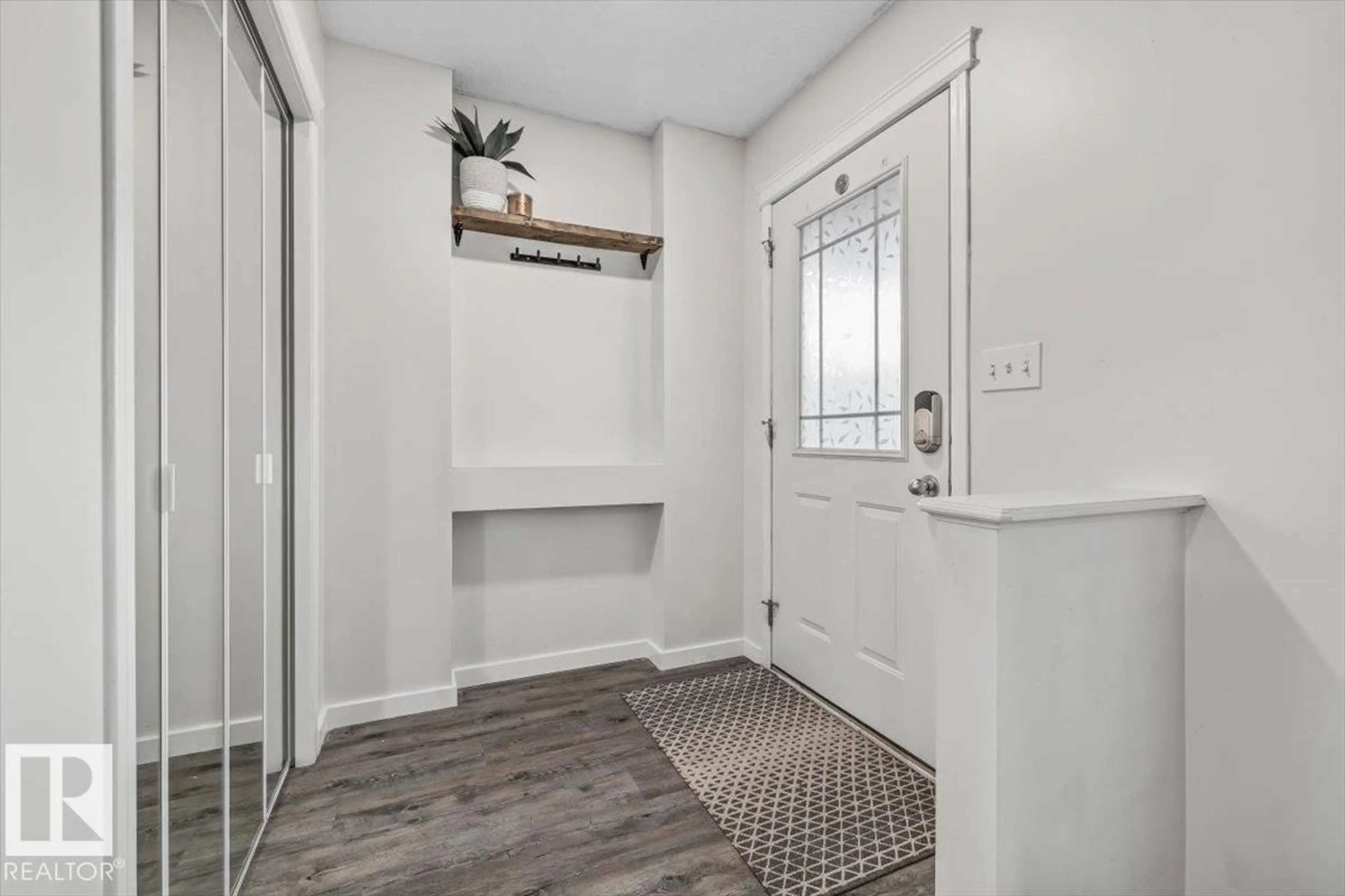 Indoor entryway for SW - 12122 17 AV, Edmonton Alberta T6W1M1