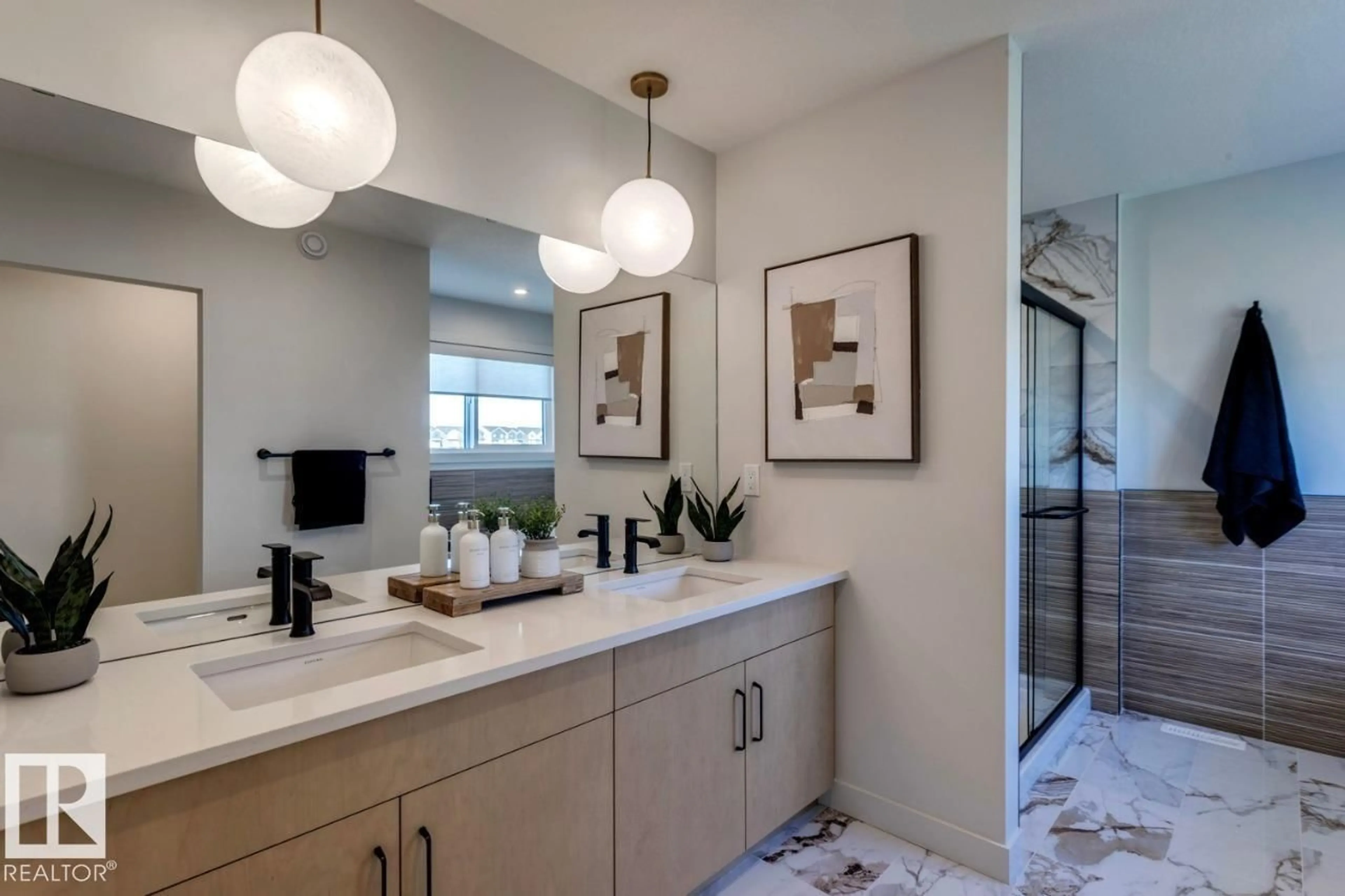 Contemporary bathroom, ceramic/tile floor for 4580 CHEGWIN WD, Edmonton Alberta T6W4B5