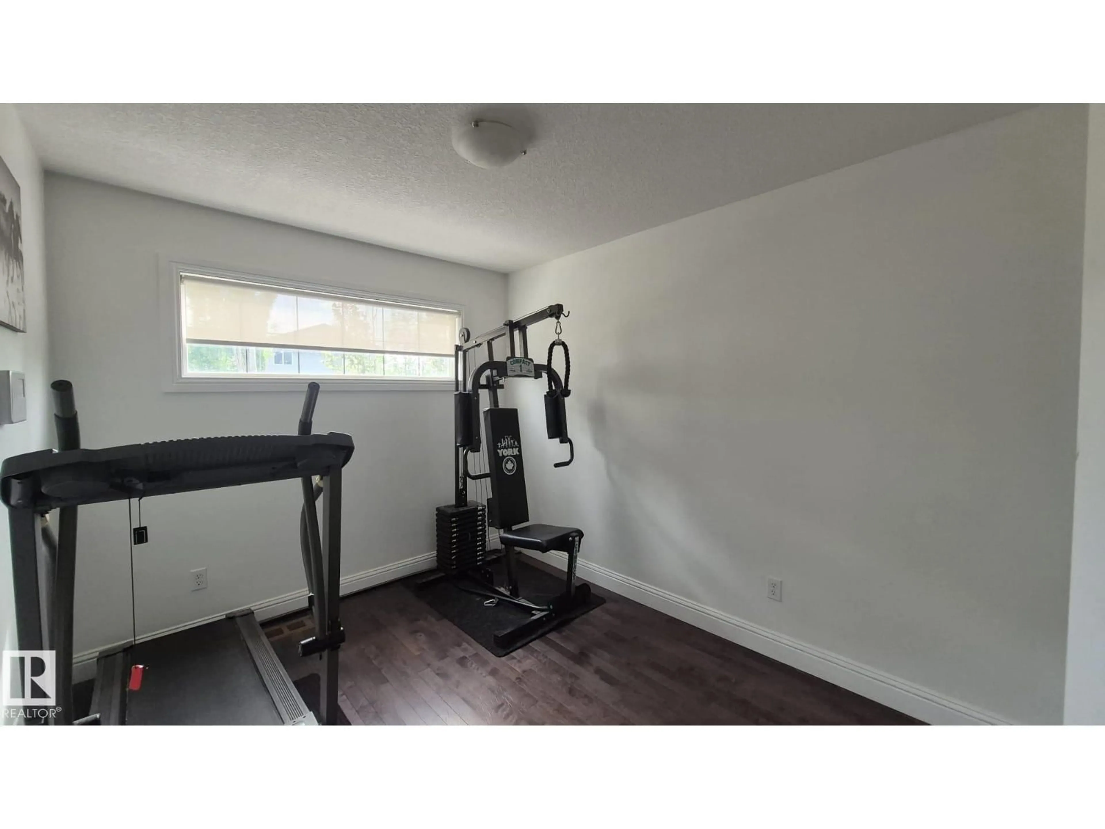 A pic of a room for SW - 5440 1A AV, Edmonton Alberta T6X0L2