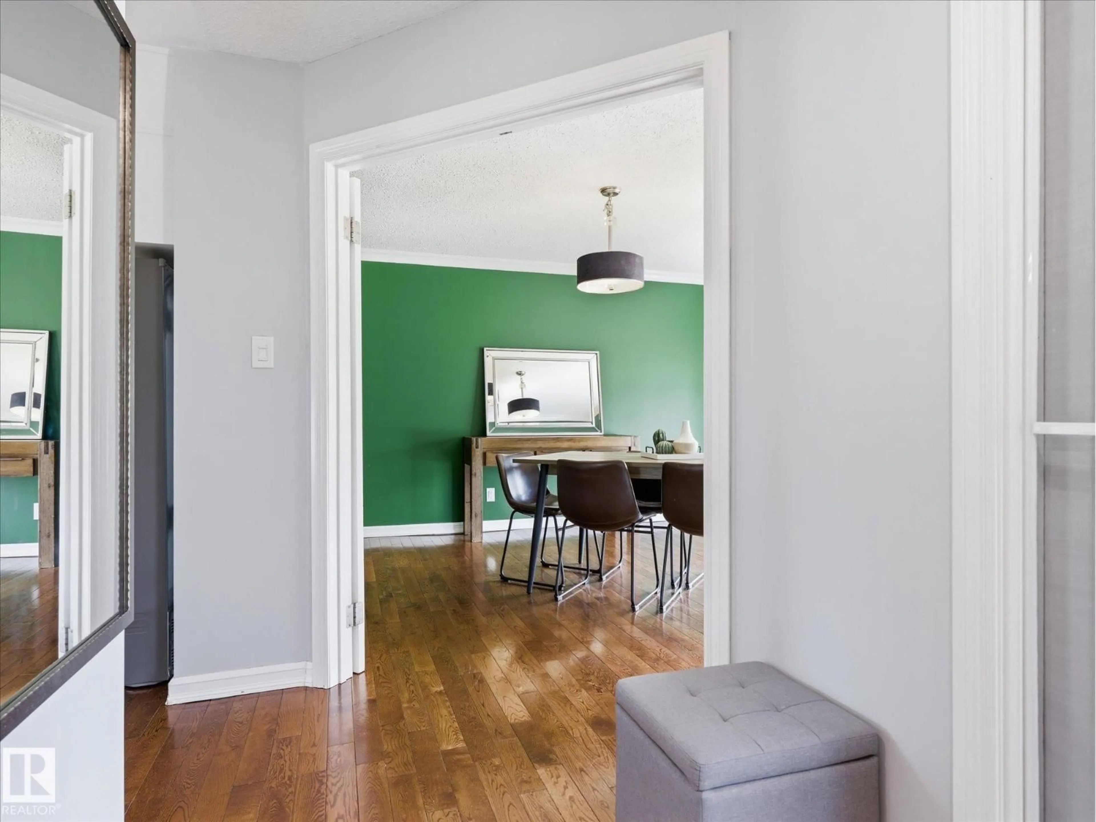Dining room, wood/laminate floor for 3 FAIRFAX CR, St. Albert Alberta T8N1X9
