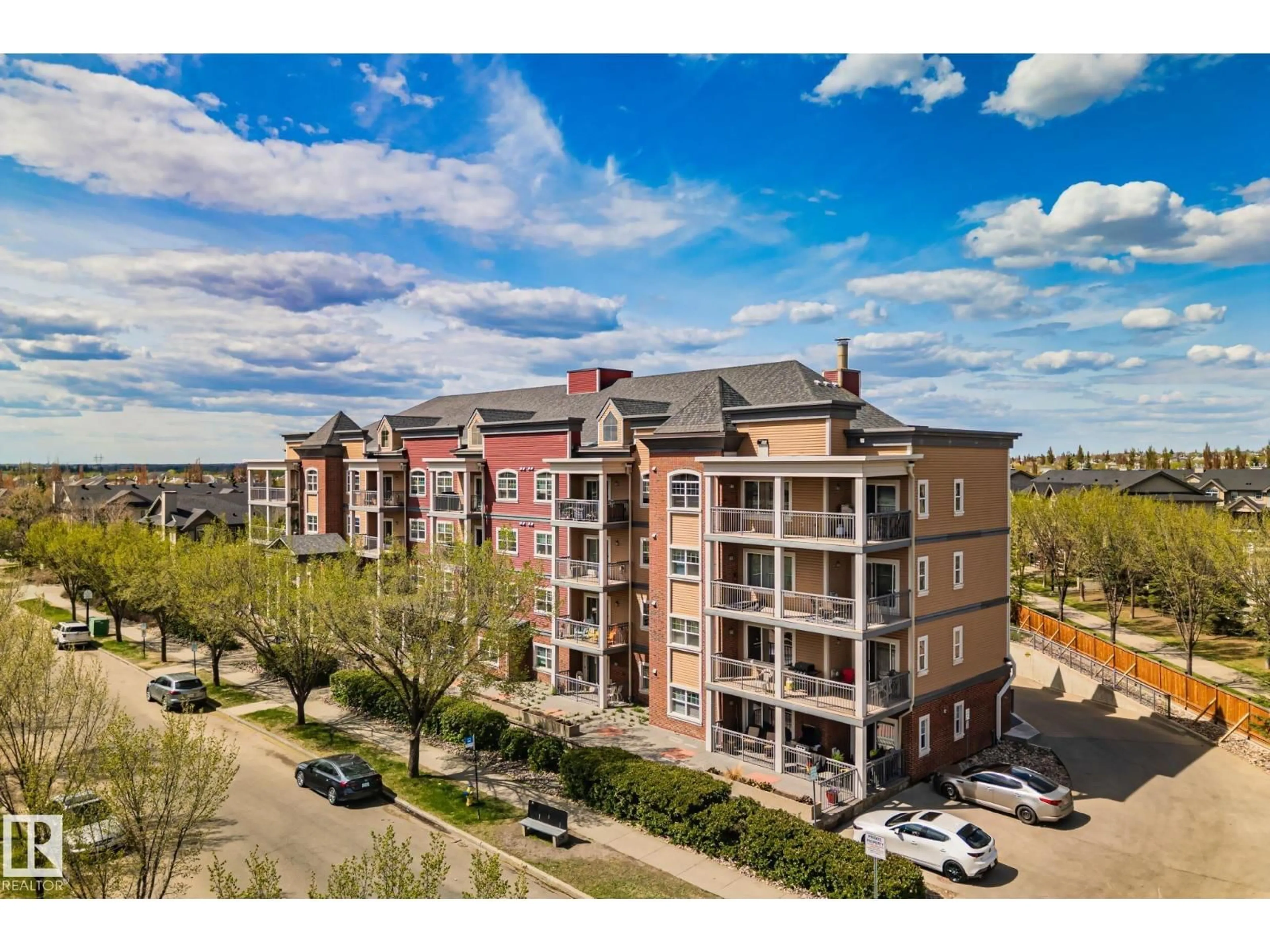 A pic from outside/outdoor area/front of a property/back of a property/a pic from drone, city buildings view from balcony for #209 - 5280 TERWILLEGAR BV, Edmonton Alberta T6R3T9