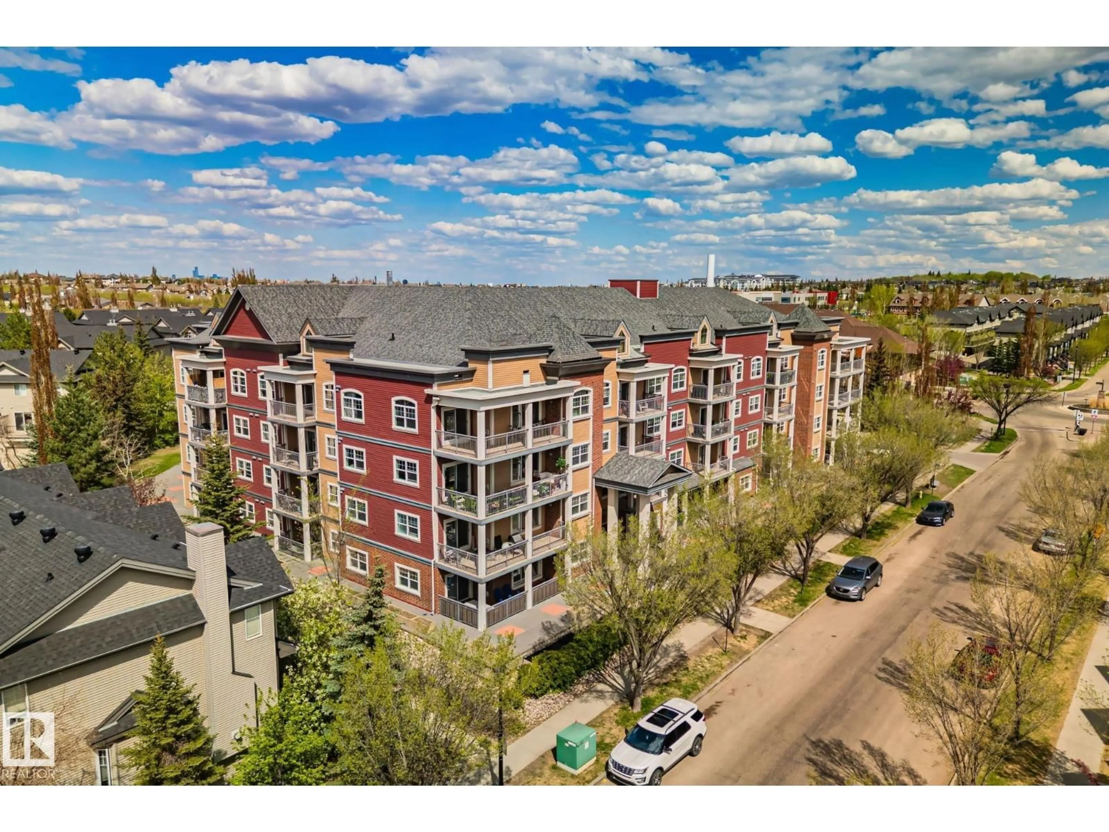 A pic from outside/outdoor area/front of a property/back of a property/a pic from drone, city buildings view from balcony for #209 - 5280 TERWILLEGAR BV, Edmonton Alberta T6R3T9