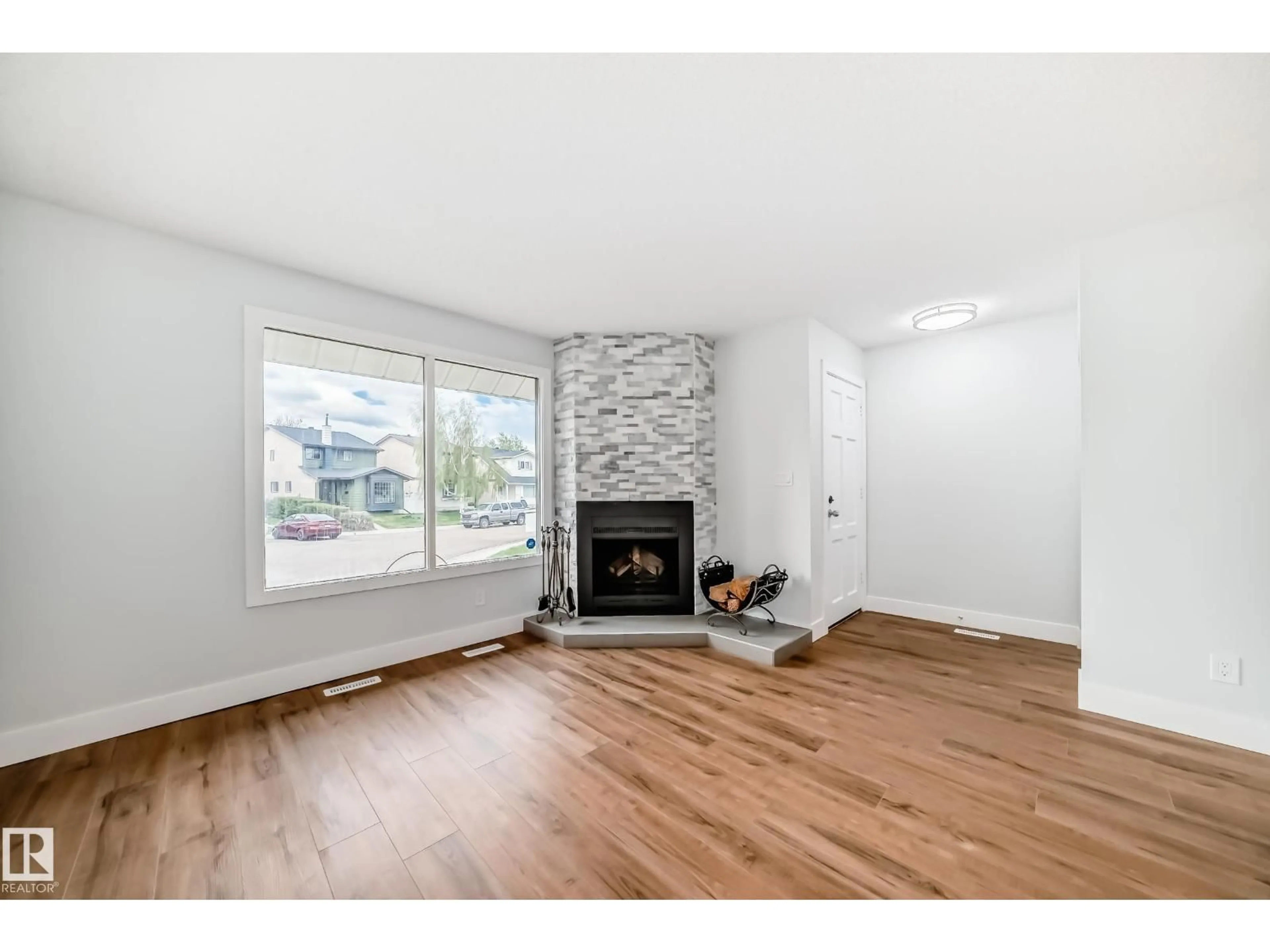 Unknown for NW - 3510 41B AV, Edmonton Alberta T6L5E6