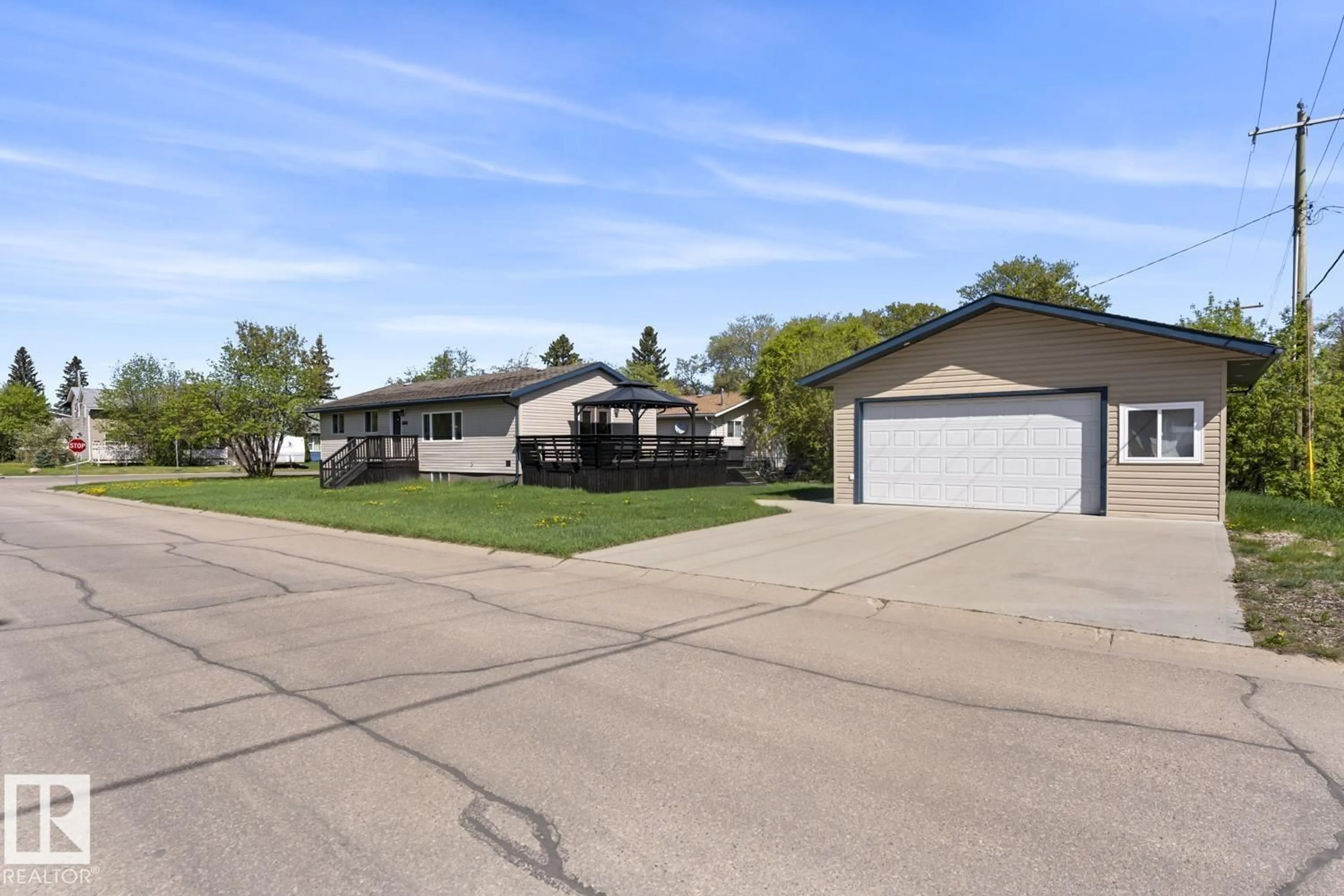 Unknown for 1412 10 ST, Cold Lake Alberta T9M1J6