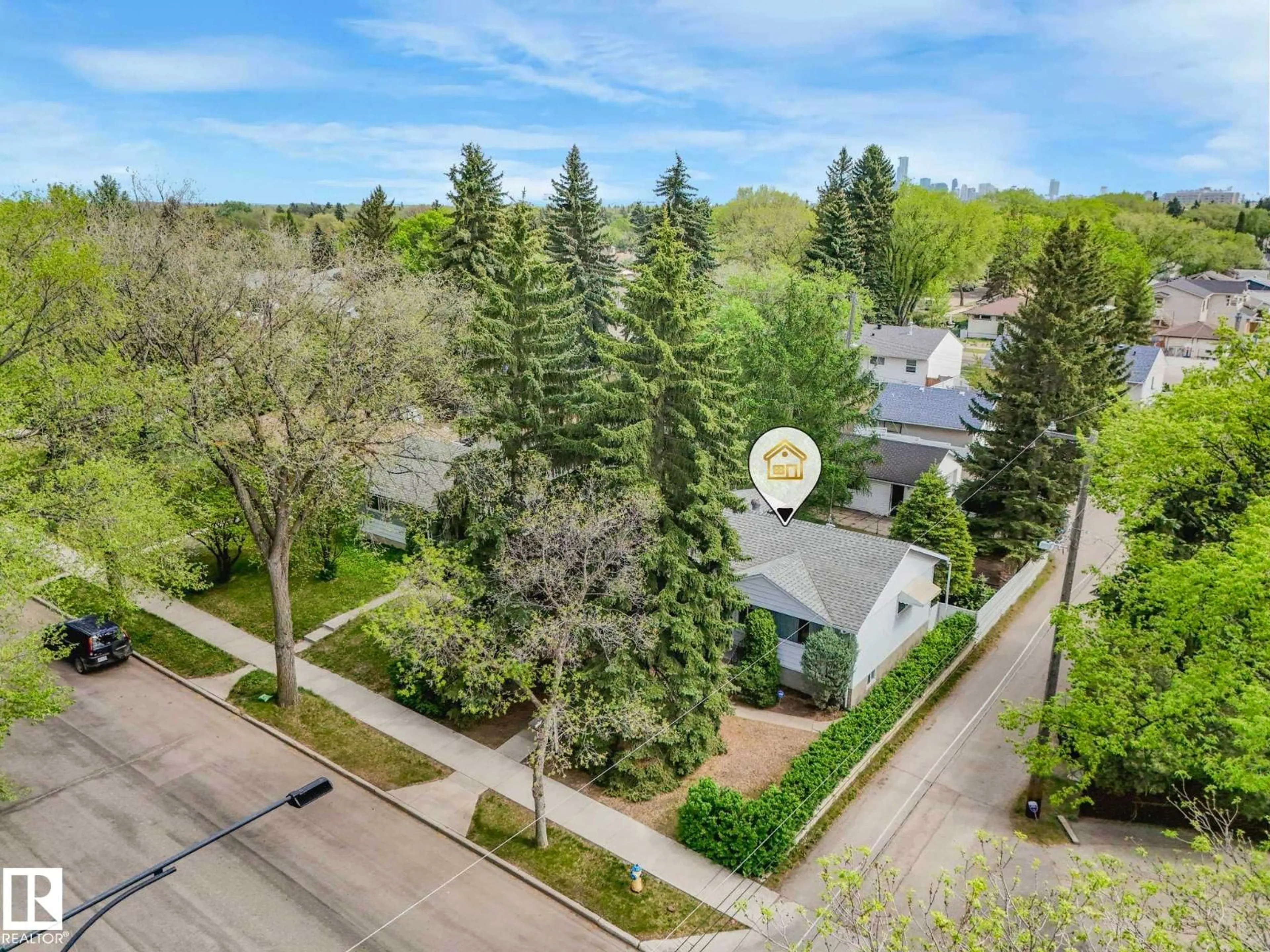 A pic from outside/outdoor area/front of a property/back of a property/a pic from drone, street for 13411 DOVERCOURT AV, Edmonton Alberta T5L4E3