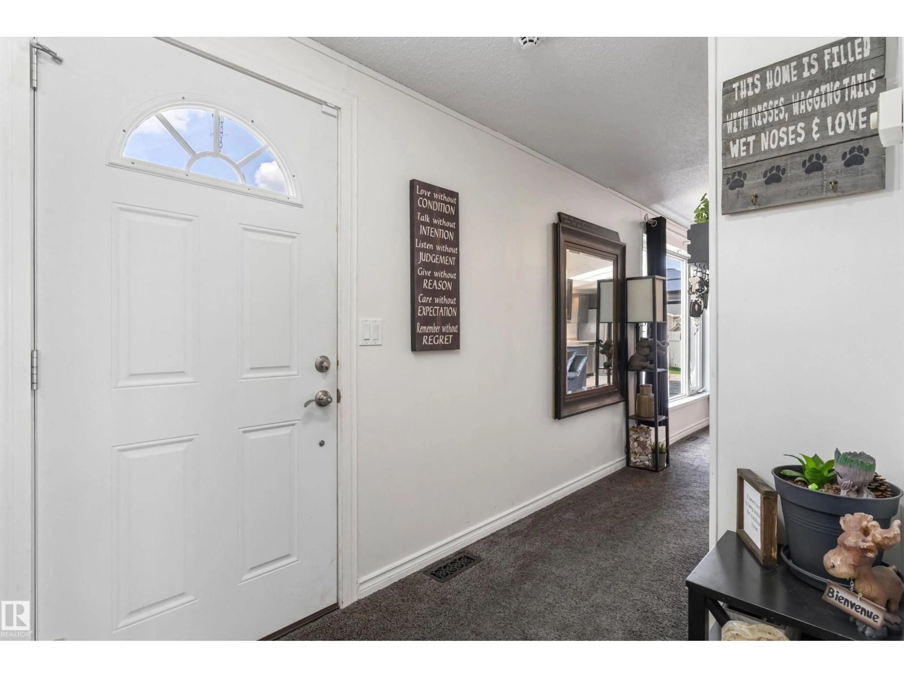Indoor entryway for 1661 JUBILEE CRESCENT, Sherwood Park Alberta T8H2J4