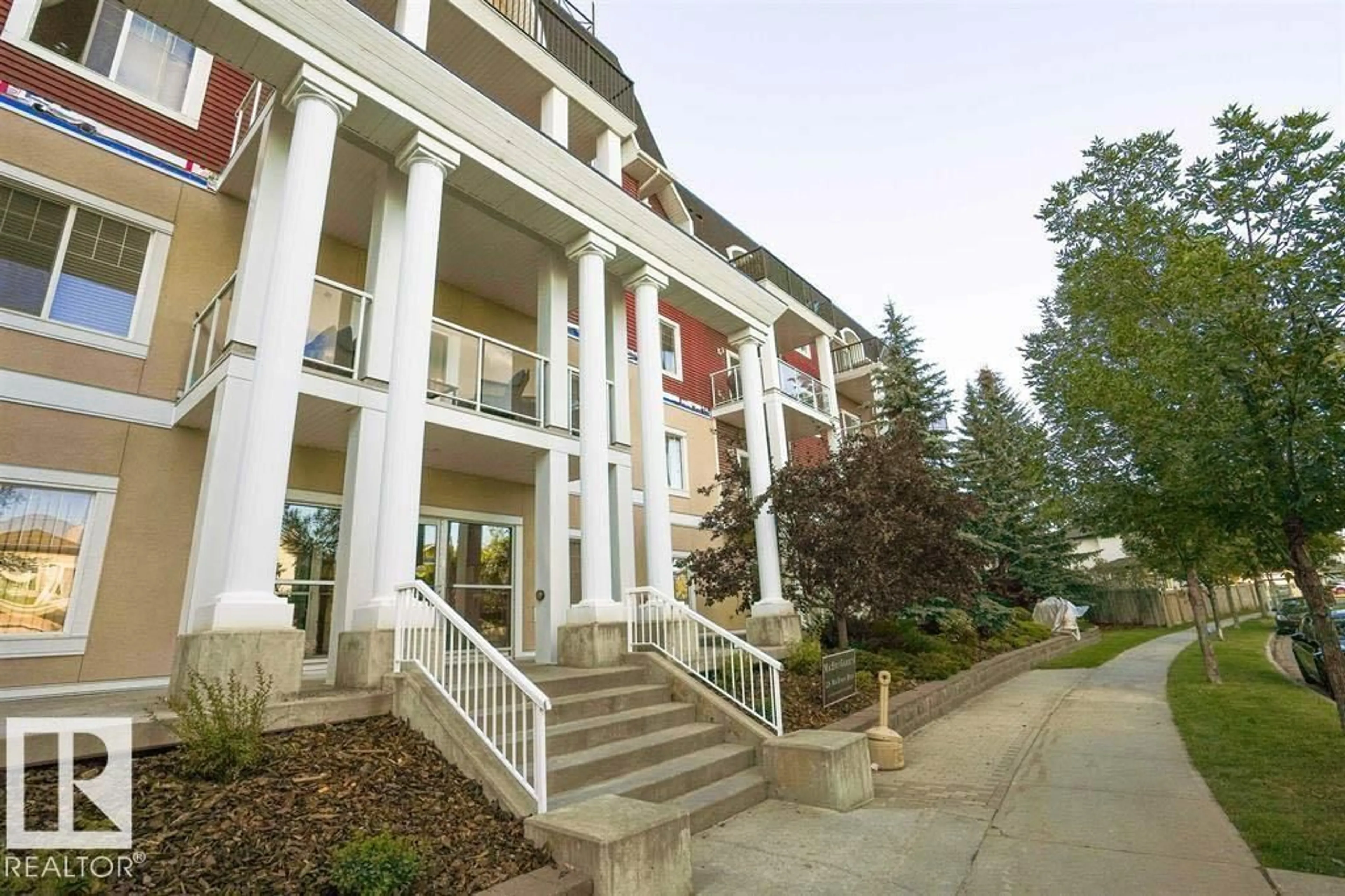 Patio, building for 226 - 117 MACEWAN SW, Edmonton Alberta T6W0C5