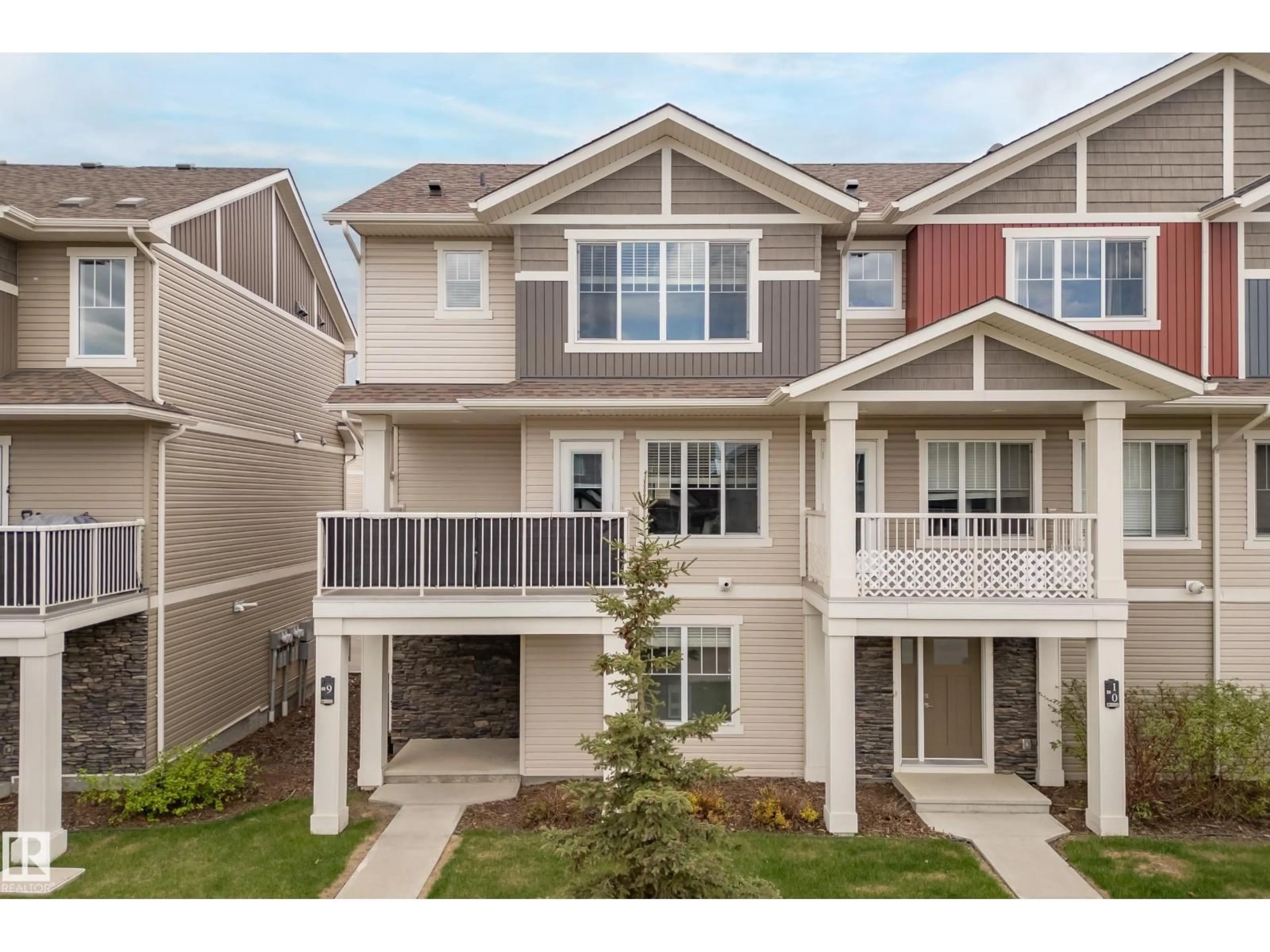 Home with vinyl exterior material, street for 9 - 17832 78 ST NW, Edmonton Alberta T5Z0P7